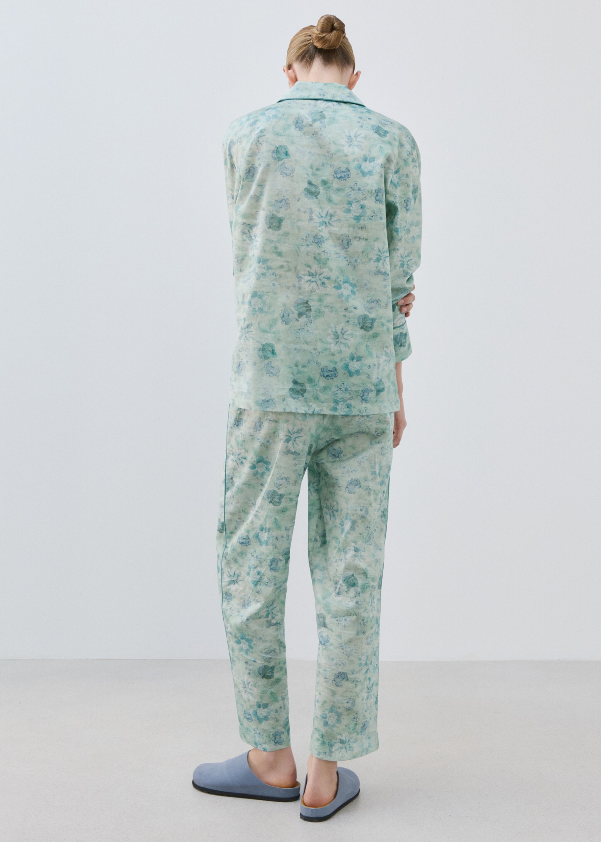 Printed trousers with piping - Reverse of the article, Mint Green. Ref: 27023324-00.