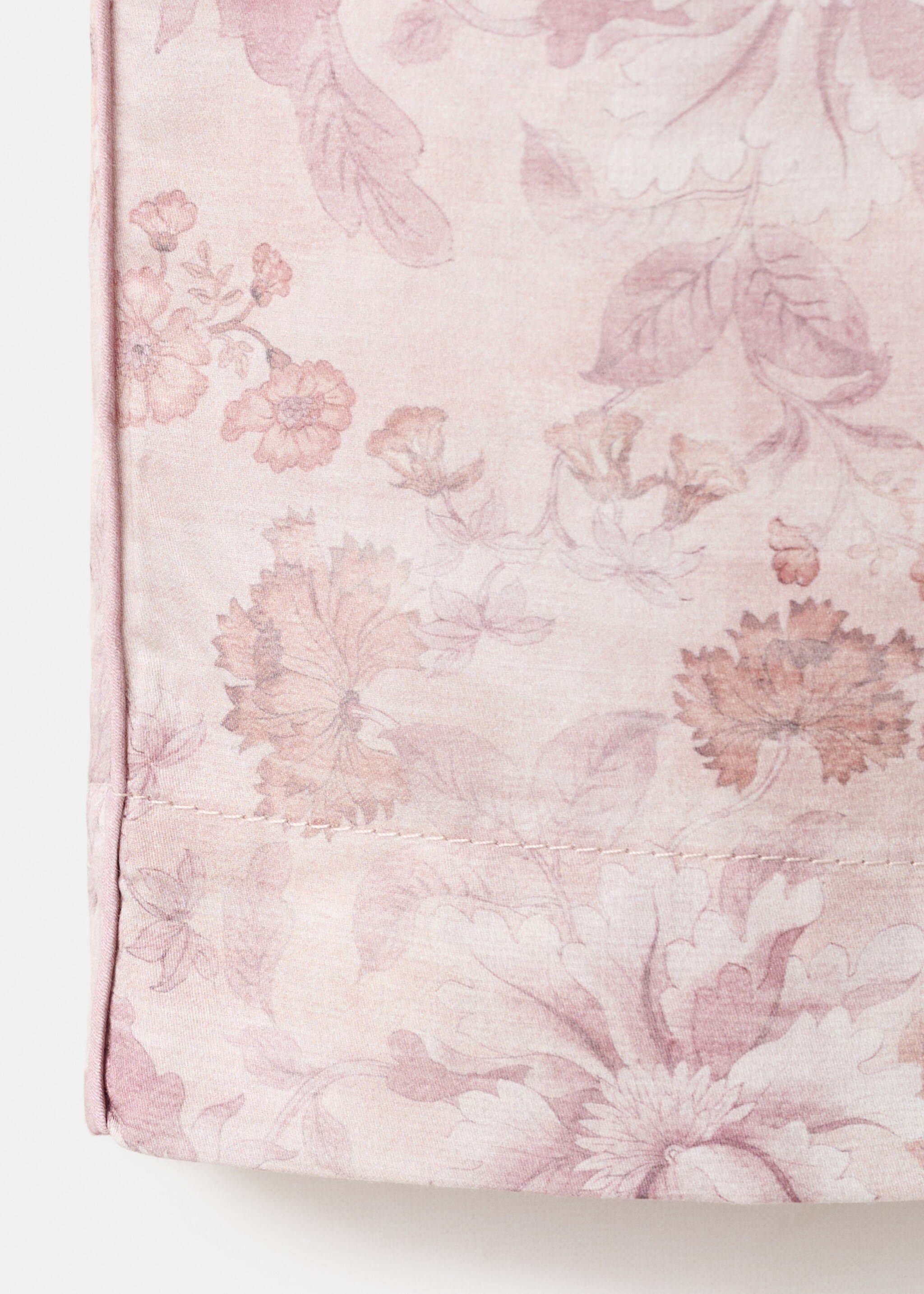 Printed trousers with piping - Details of the article 8, Pink. Ref: 27023324-00.