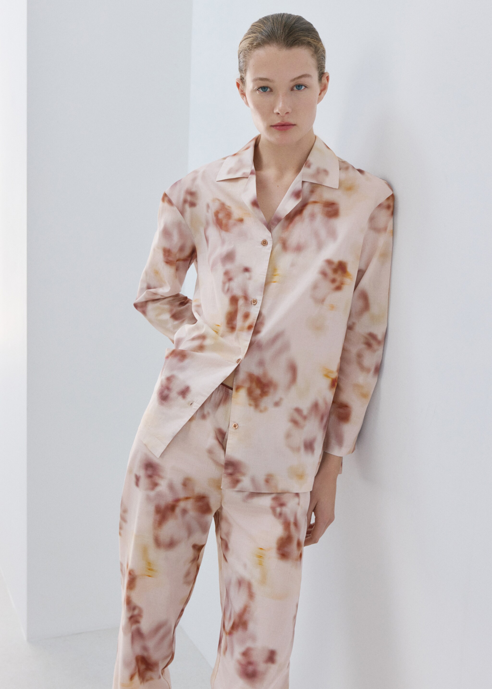 Floral-print cotton pyjamas - Details of the article 1, Brown. Ref: 27023326-00.