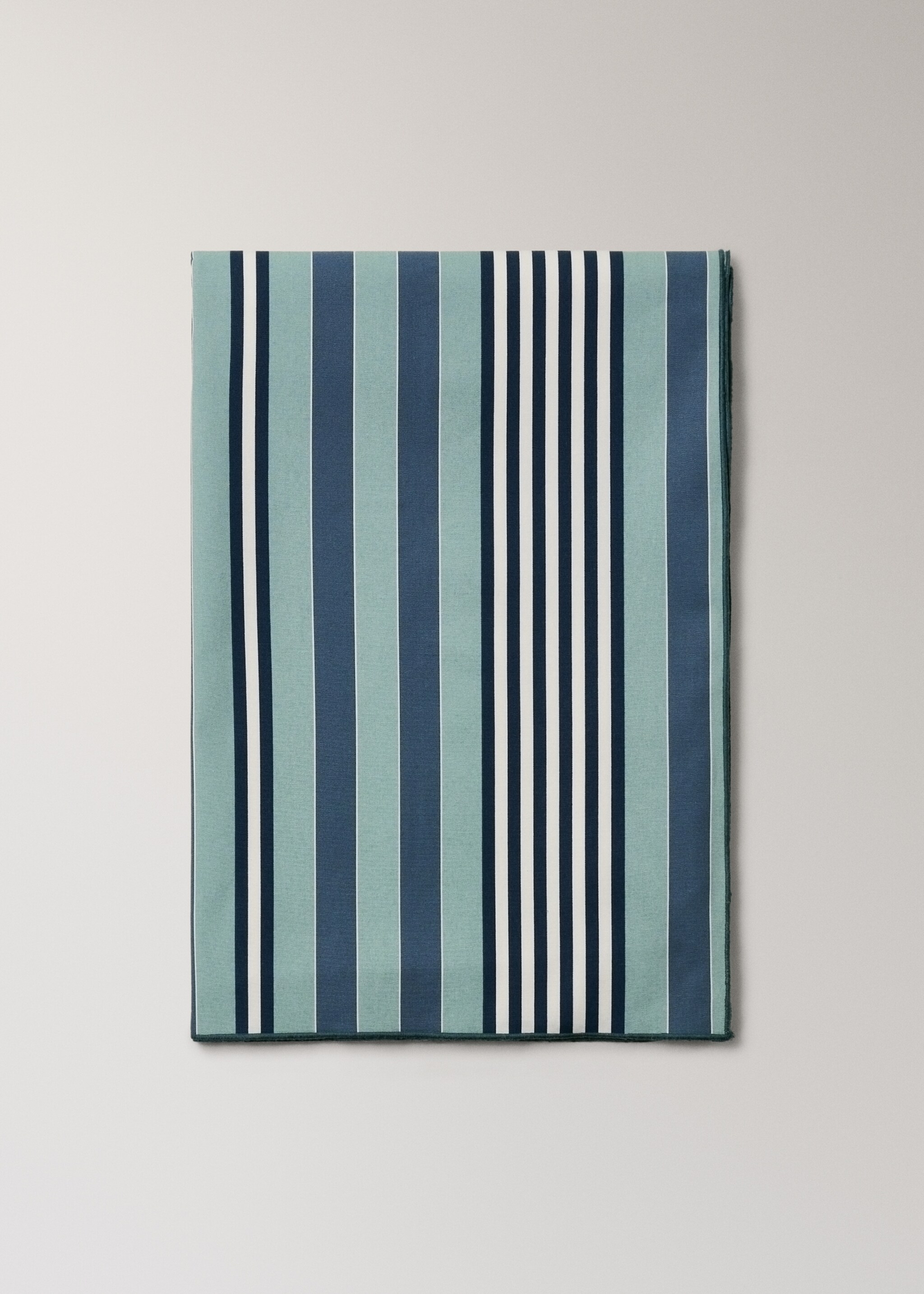 100% cotton resin-coated striped tablecloth for 2 to 4 people - Article without model, Blue. Ref: 27023336-00.