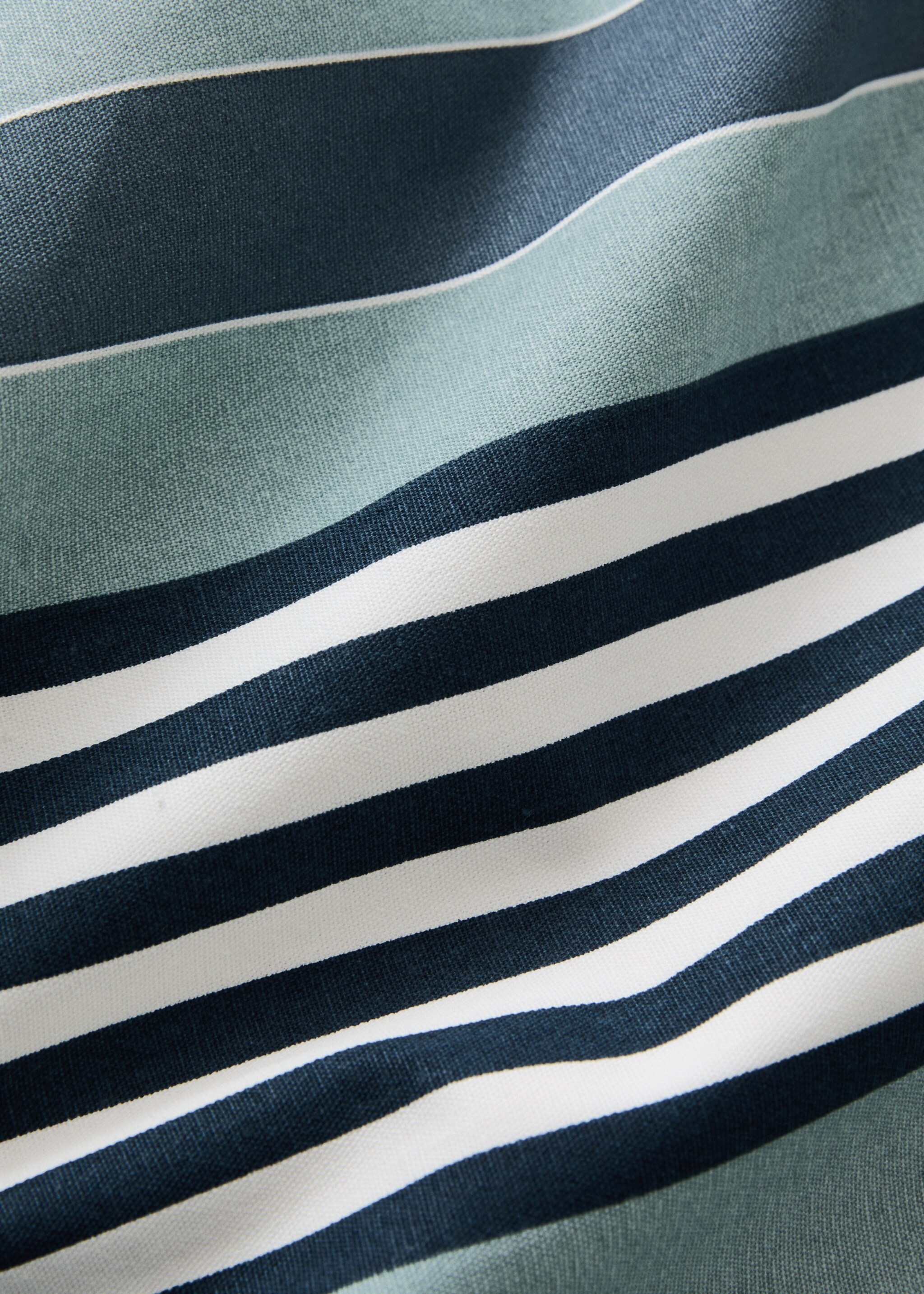 100% cotton resin-coated striped tablecloth for 2 to 4 people - Details of the article 2, Blue. Ref: 27023336-00.