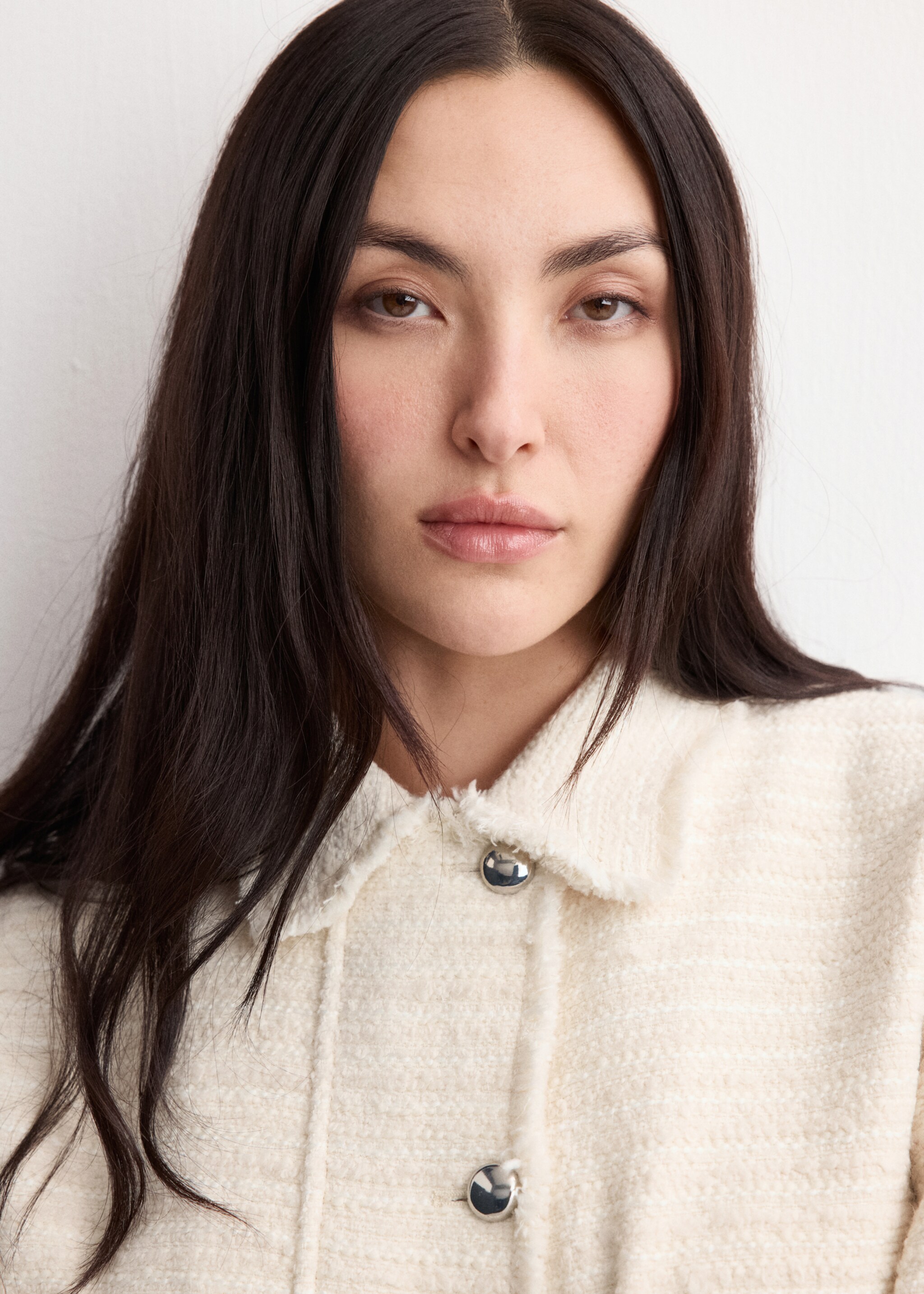 Tweed jasje met reverskraag - Detail van het artikel 4, Ecru. Ref: 27023337-00.