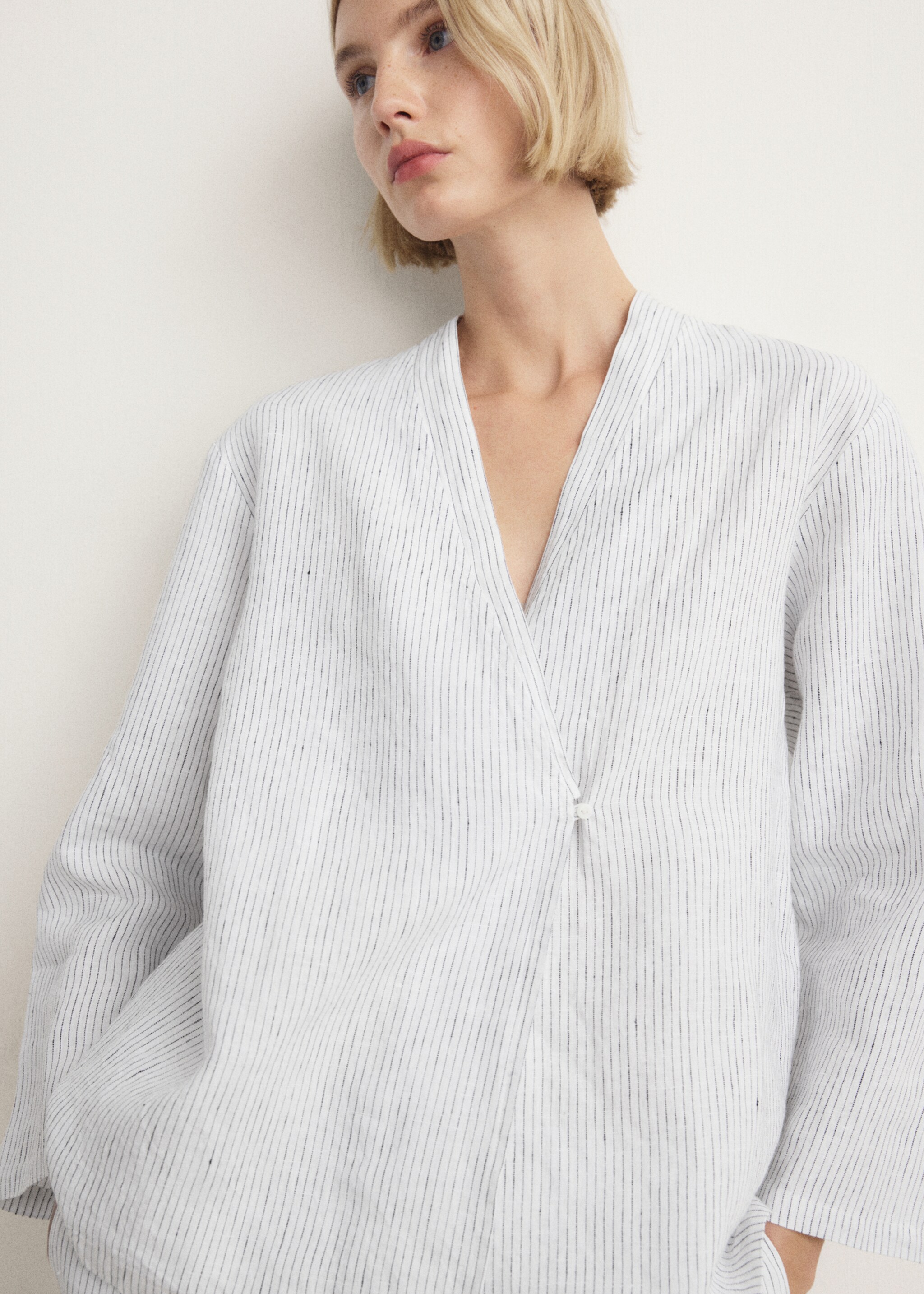 Leinen-Pyjamahemd mit Streifen und langen Ärmeln - Mittlere Ansicht, Weiß. Ref: 27023338-00.