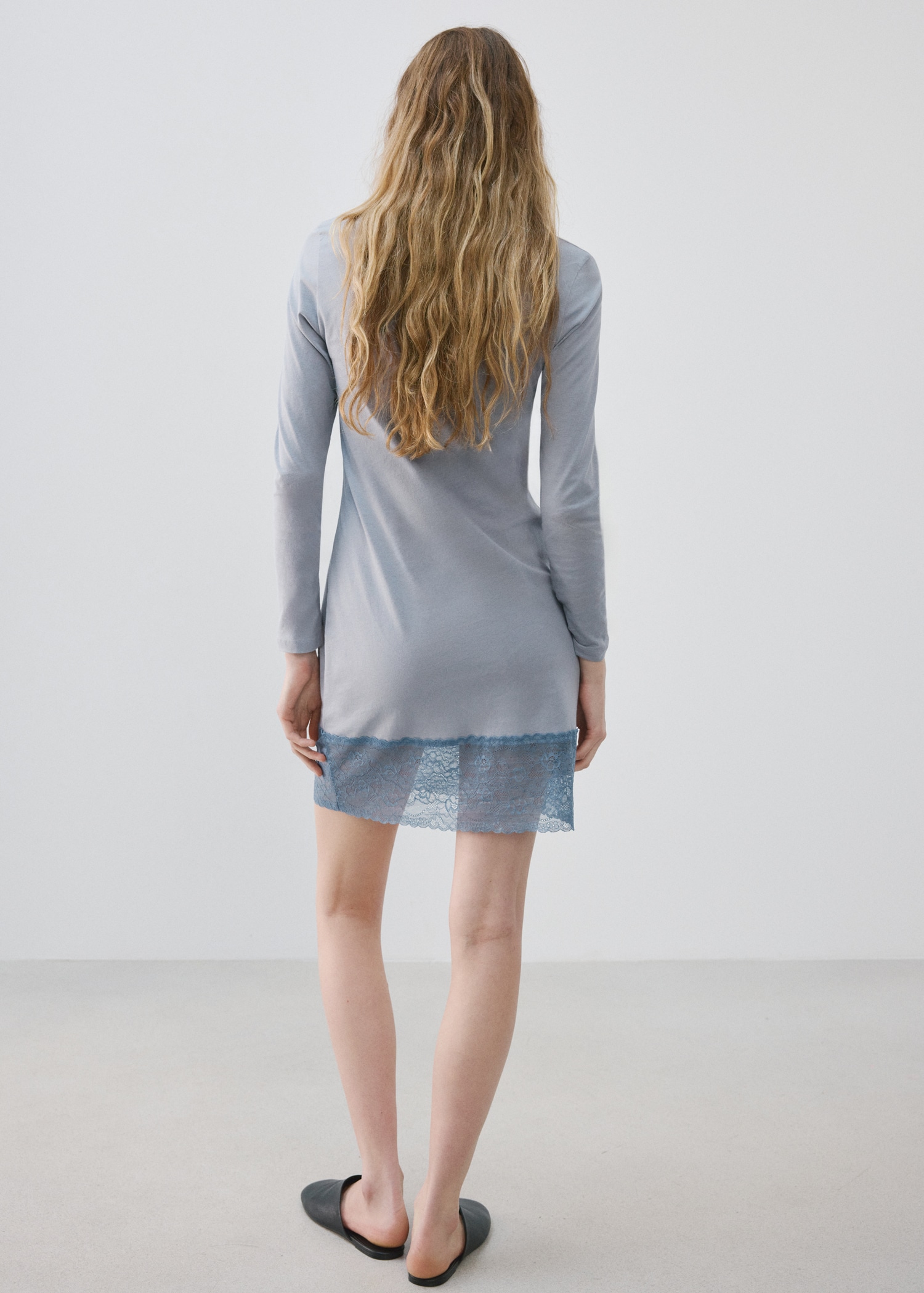 Rightgown embroidered detail - Reverse of the article