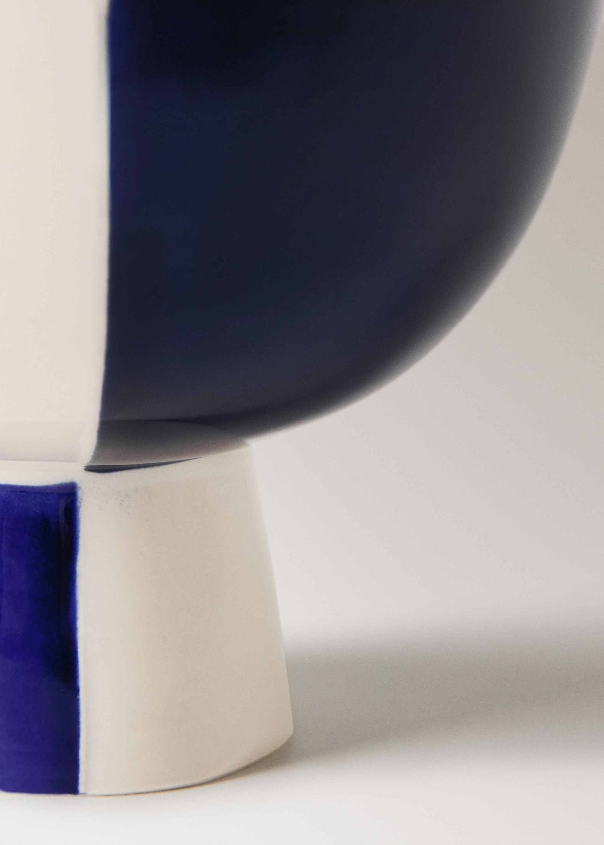 Small two-tone ceramic pedestal bowl - Details of the article 2, Blue. Ref: 27023346-00.