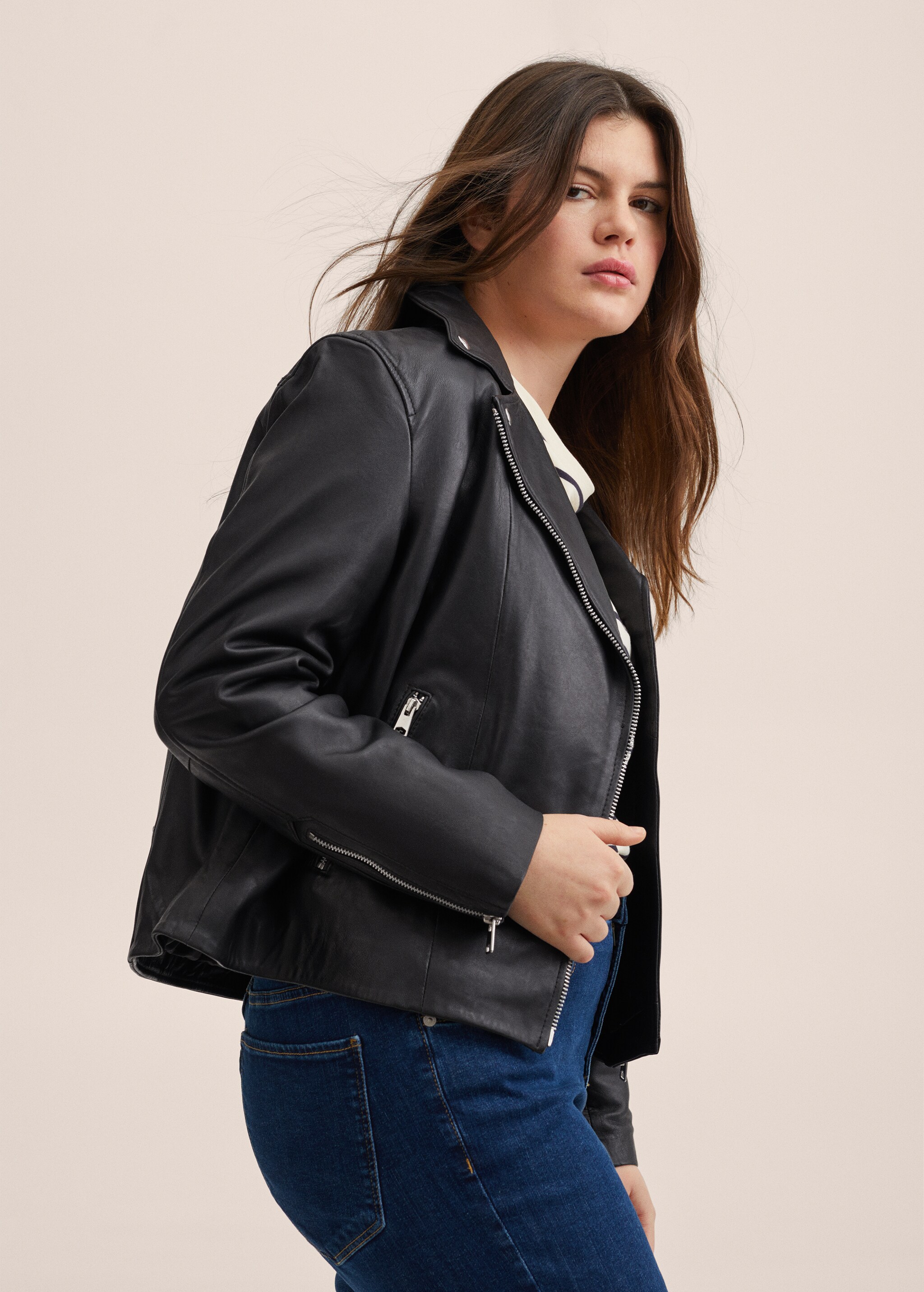 Leather biker jacket - Details of the article 4