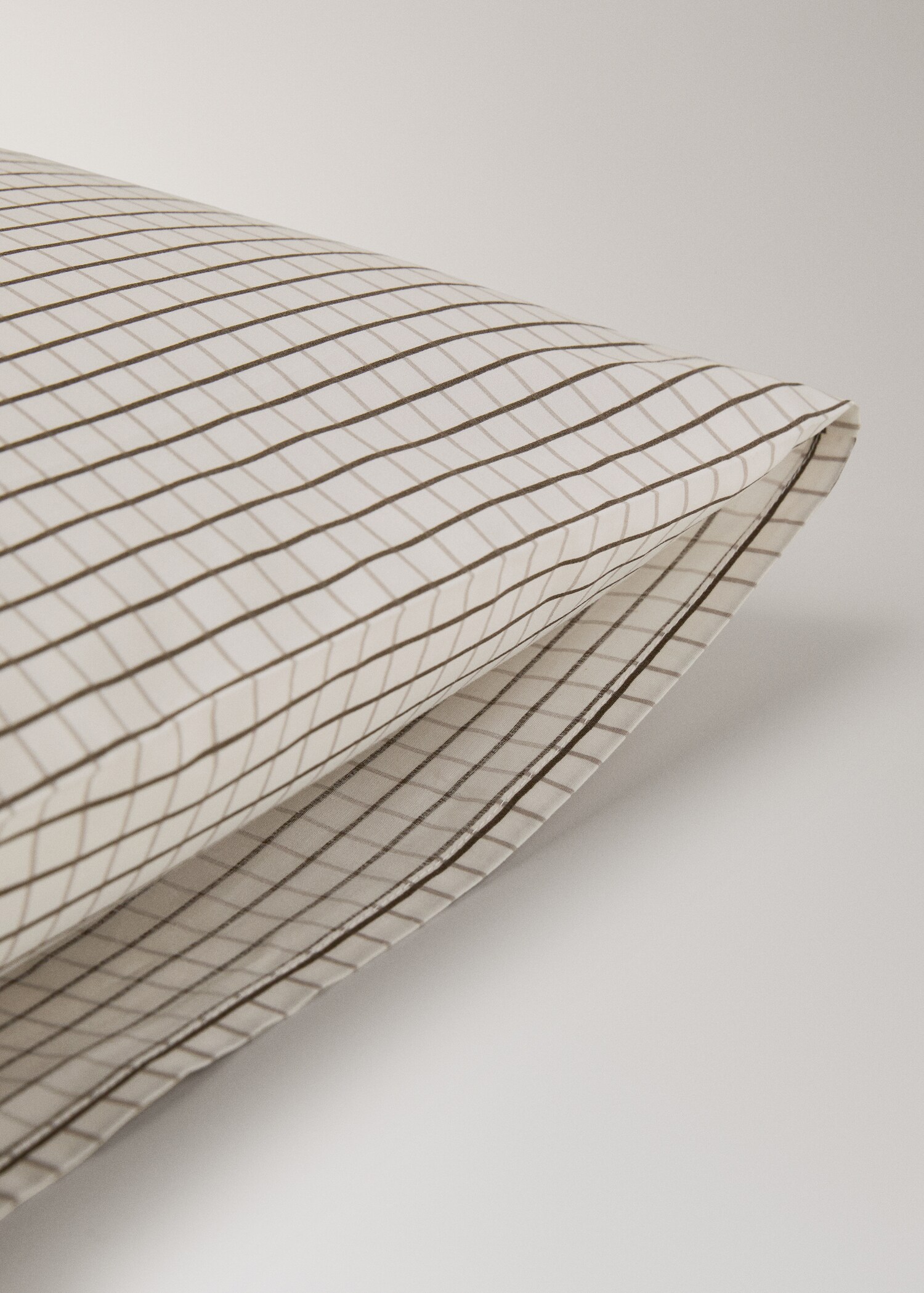 Two percale cotton reversible mini-check pillowcases 50x75 cm - Details of the article 2