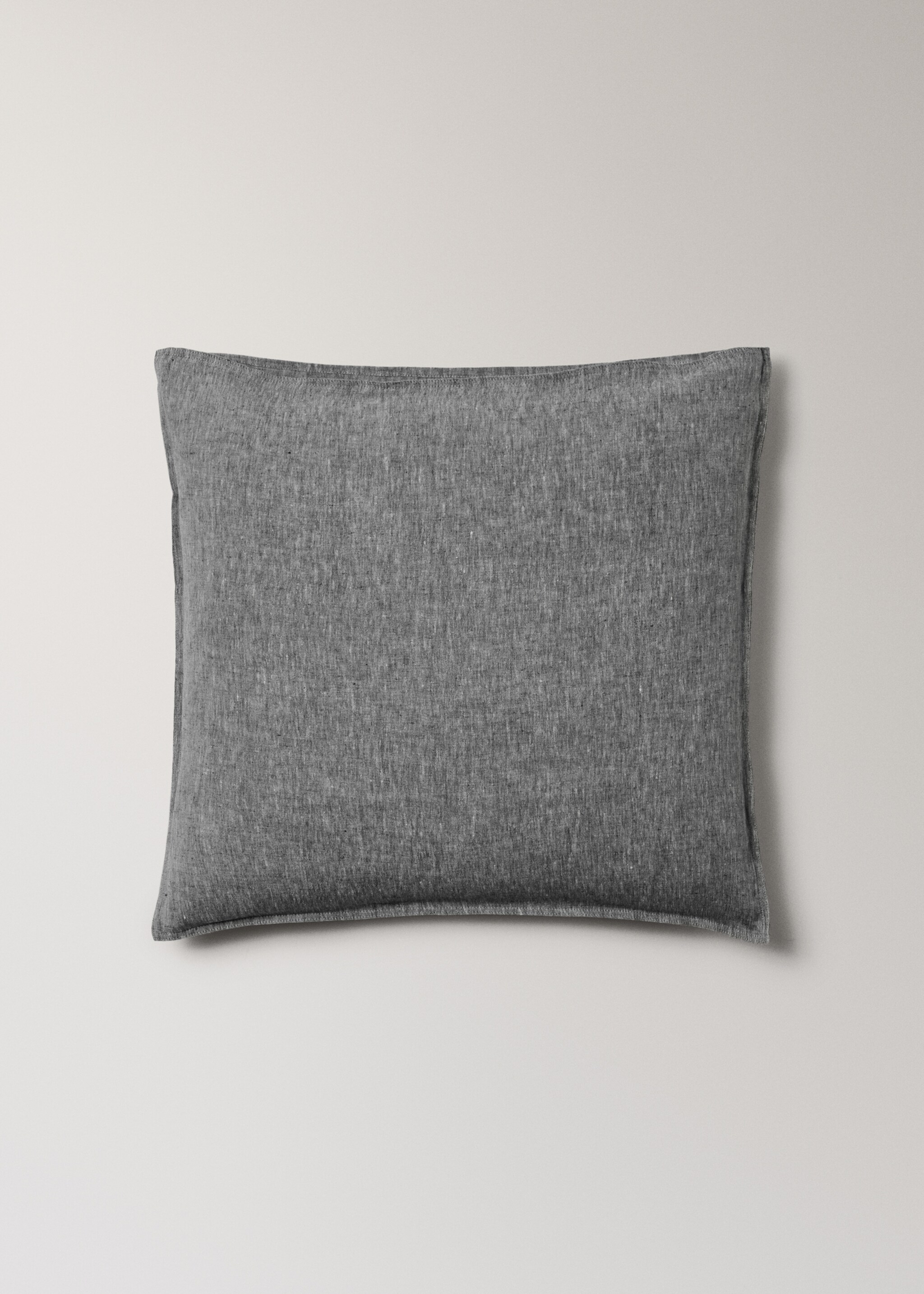 Linen yarn-dyed pillow cover 60x60 cm - Article without model, Dark Heather Grey. Ref: 27023738-00.