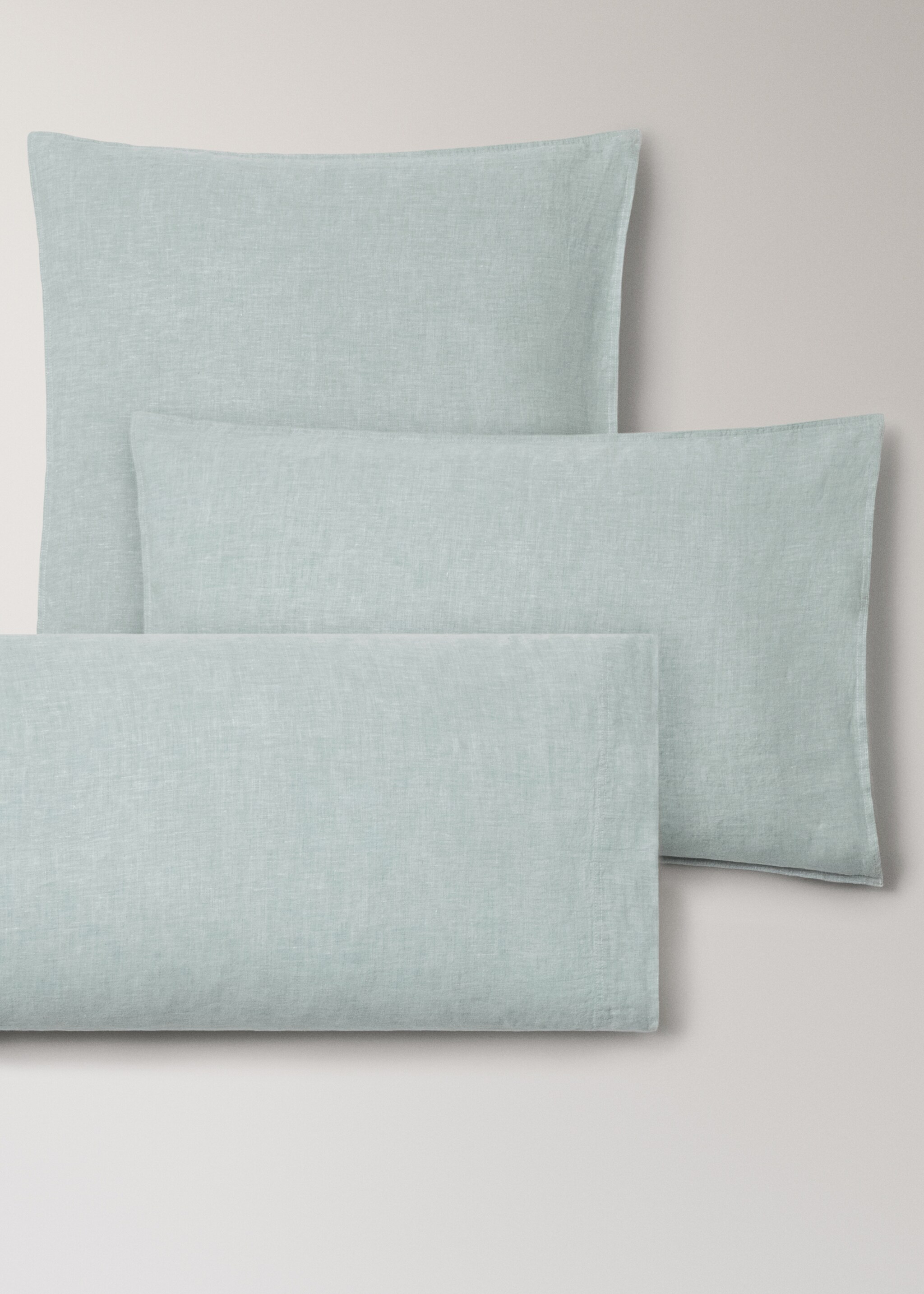100% linen pillow case 45x110cm - Details of the article 3, Pastel Green. Ref: 27023739-00.