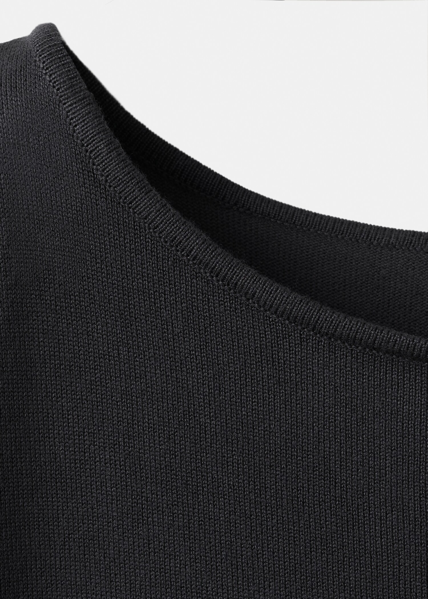 Pull maille épaules dénudées - Détail de l'article 8