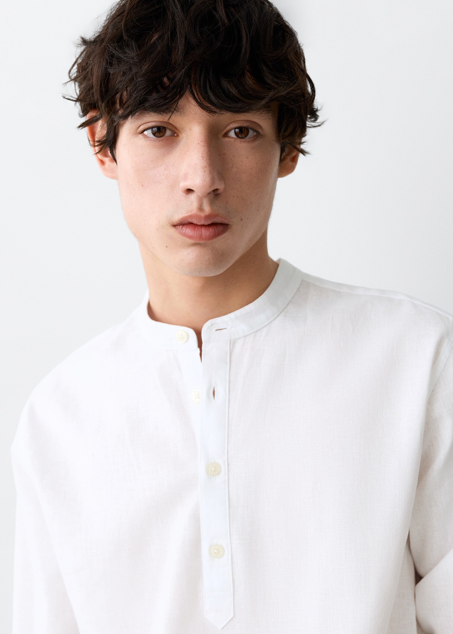 Linen mandarin collar shirt - Details of the article 1
