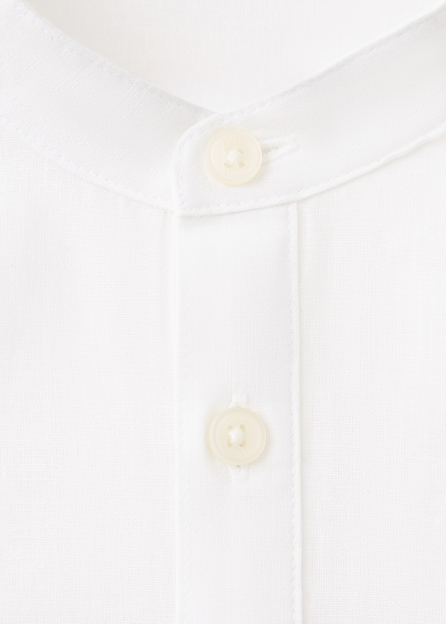 Linen shirt with striped collar - Details of the article 8