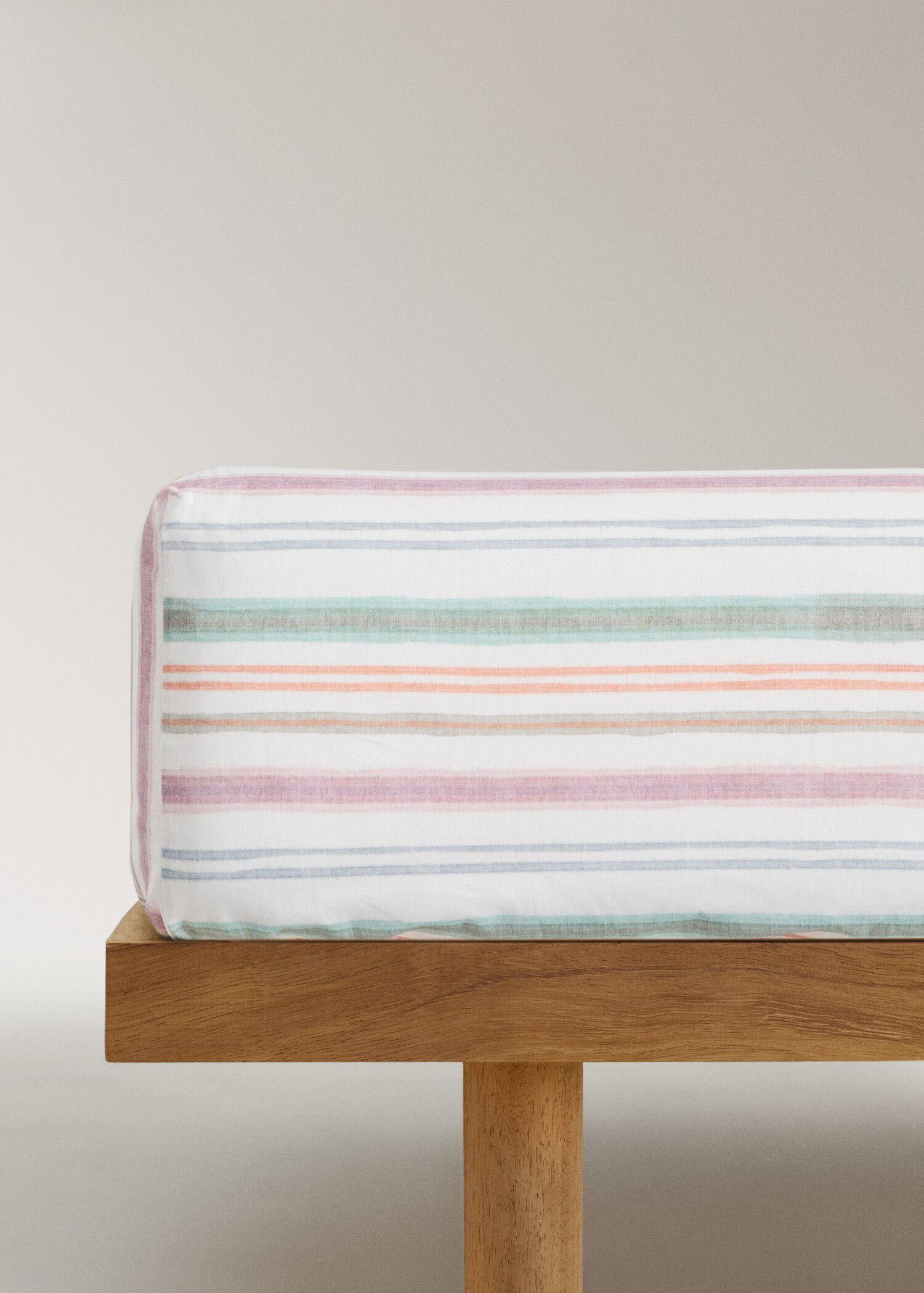 Percale cotton fitted sheet with multicoloured stripes for a 90 cm bed - Article without model
