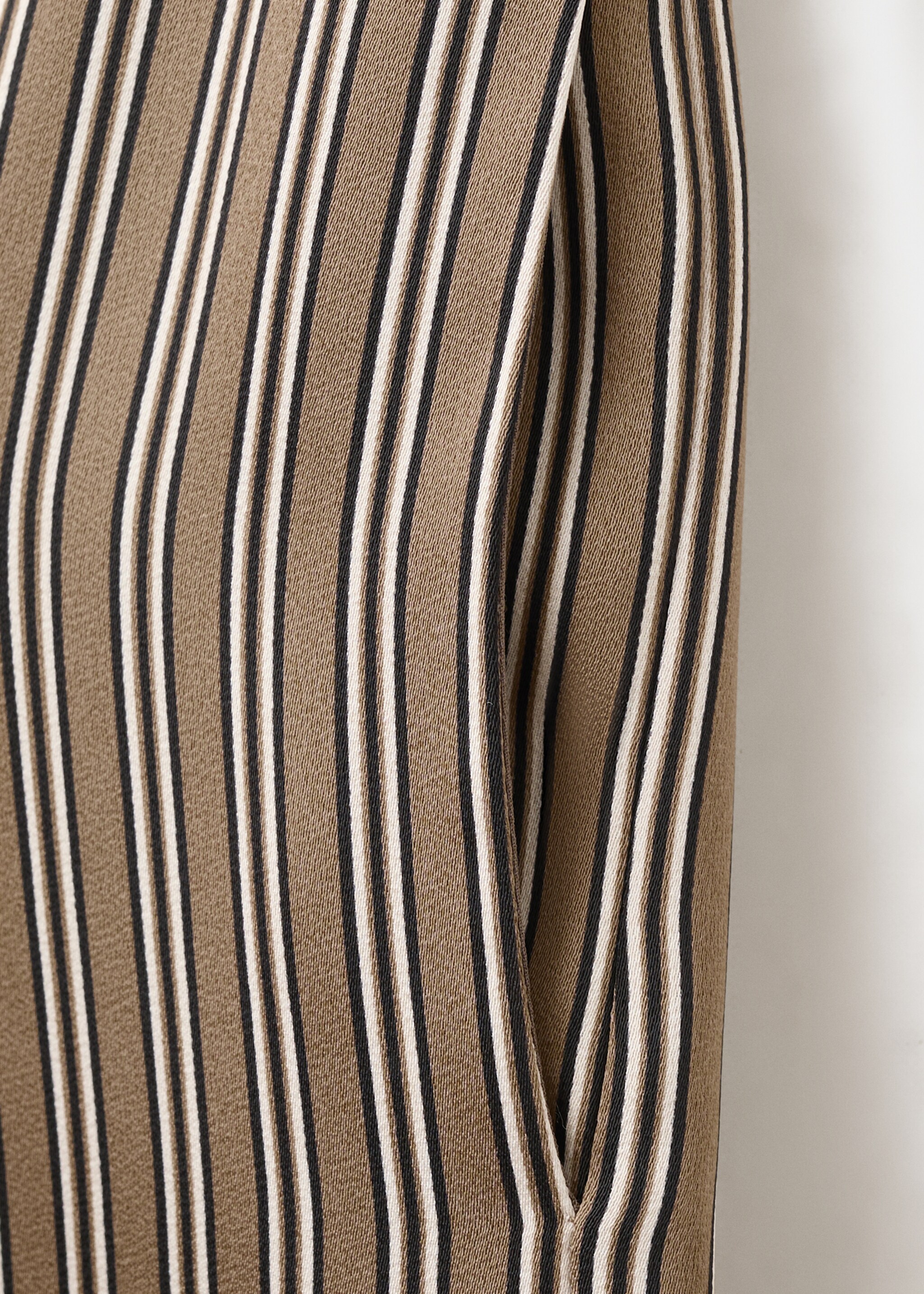Satin striped trousers - Details of the article 0, Medium Brown. Ref: 27024082-00.