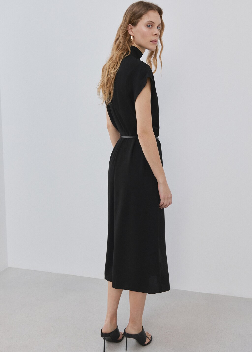 Lyocell dress with belt - image 3