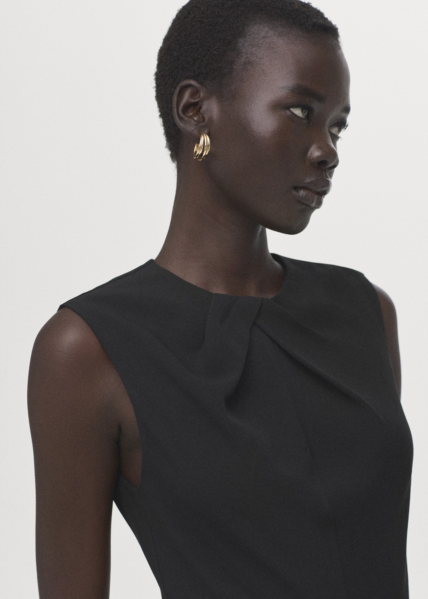 Jumpsuit with draped belt detail - Details of the article 1