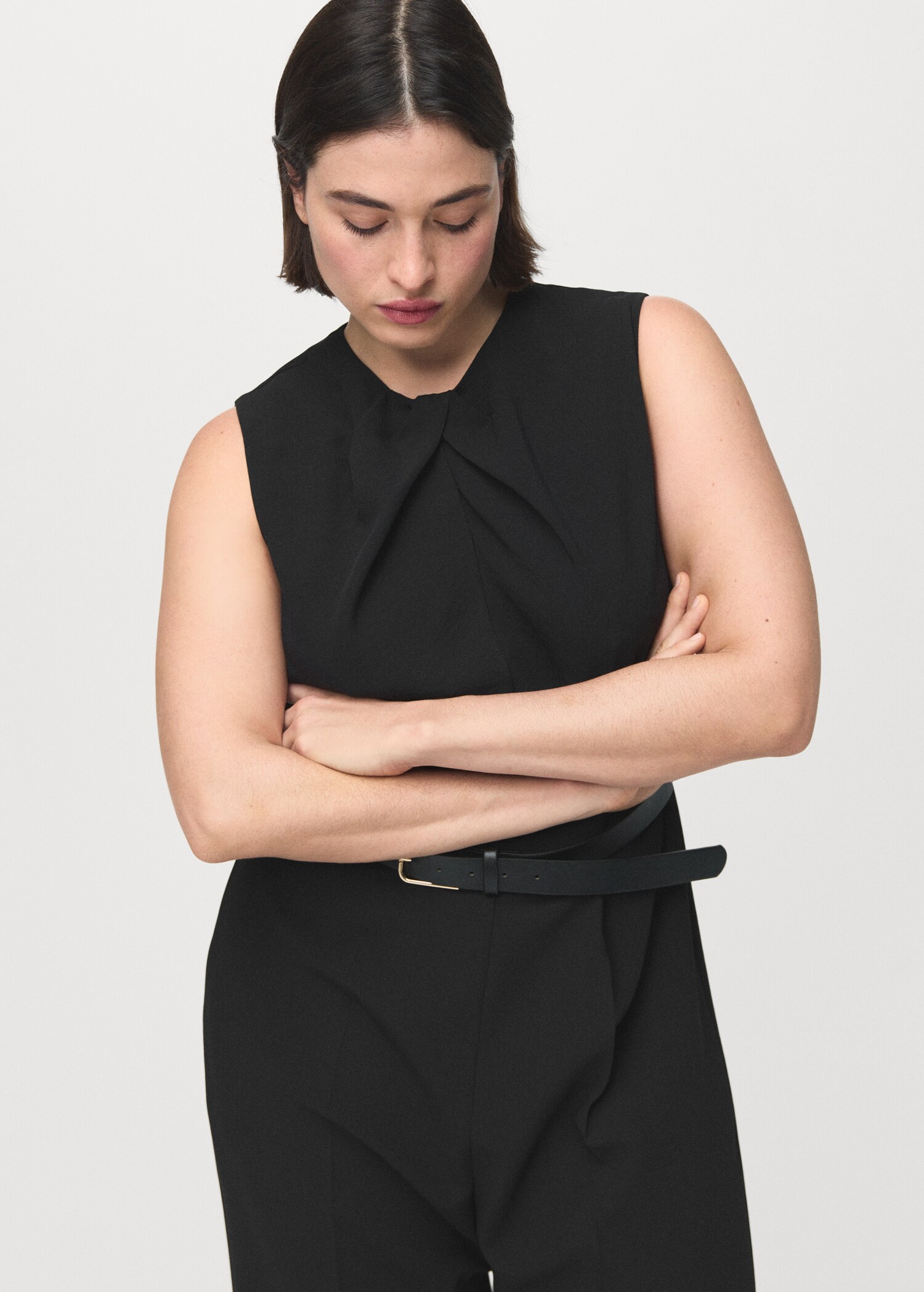 Jumpsuit with draped belt detail - Details of the article 4