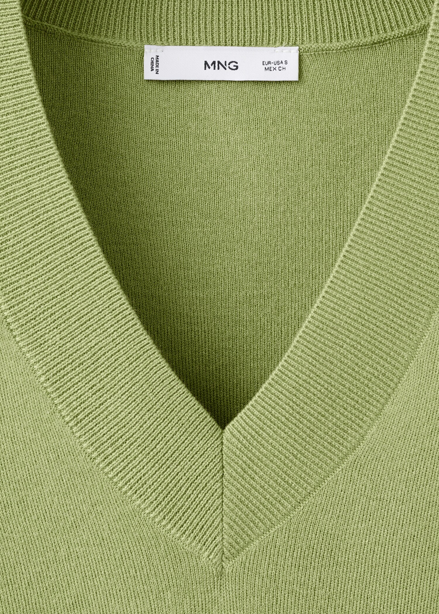 V-neck knit sweater - Details of the article 8