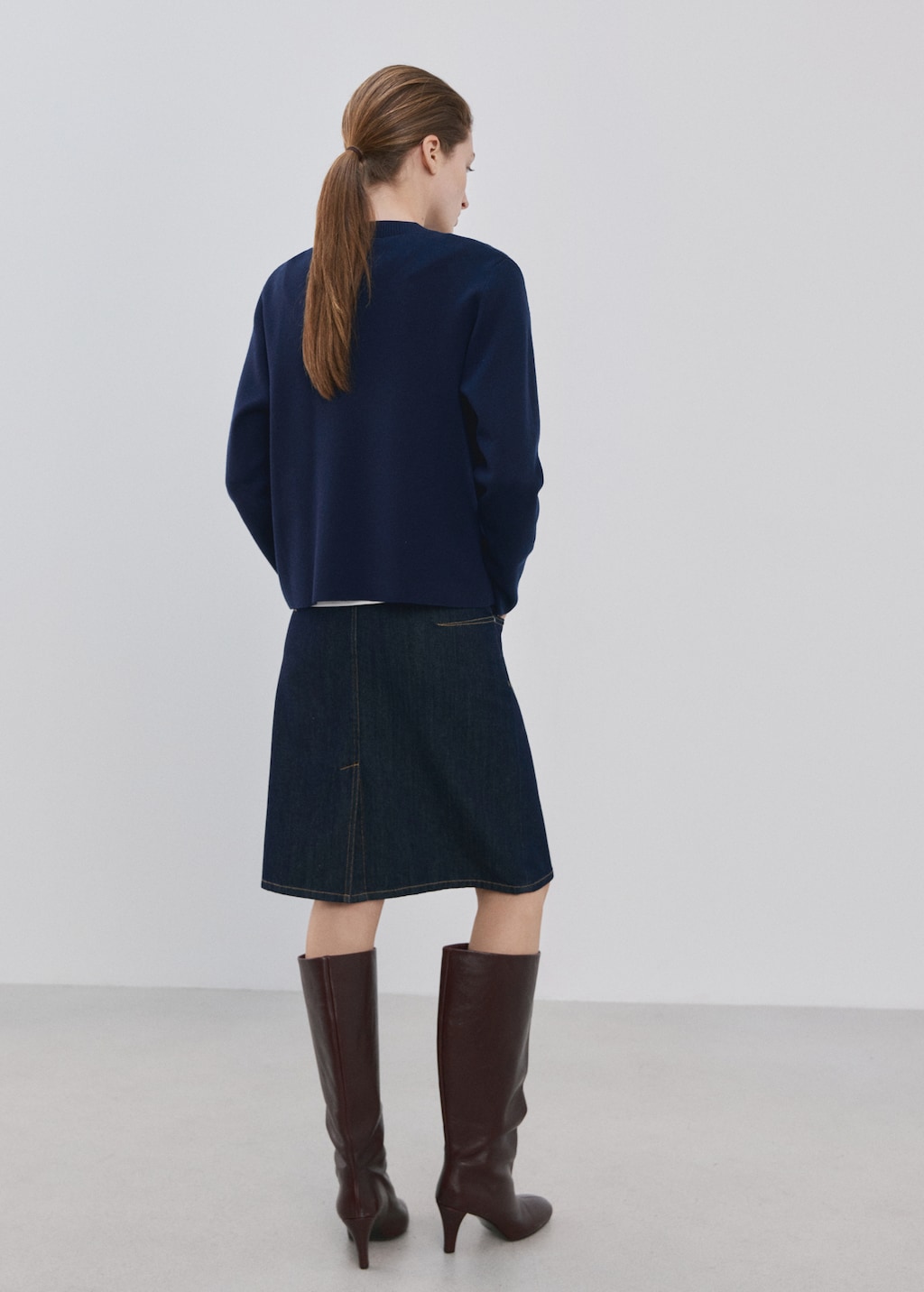 Round-neck knitted sweater - image 3