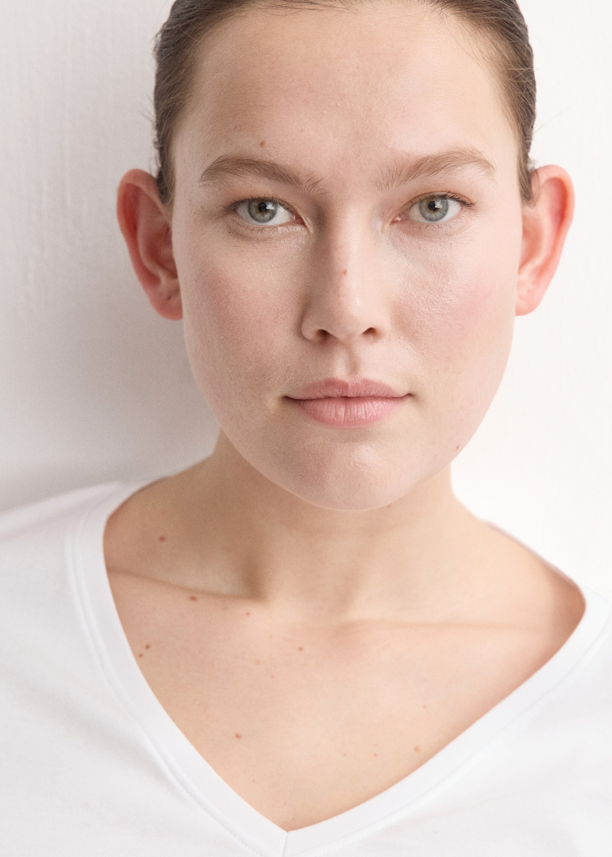 V-neck cotton T-shirt - Details of the article 4, White. Ref: 27024092-00.