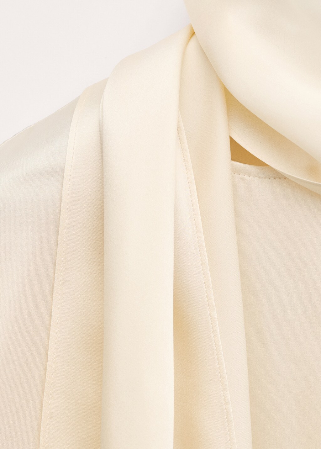 100% silk blouse with foulard collar - image 5