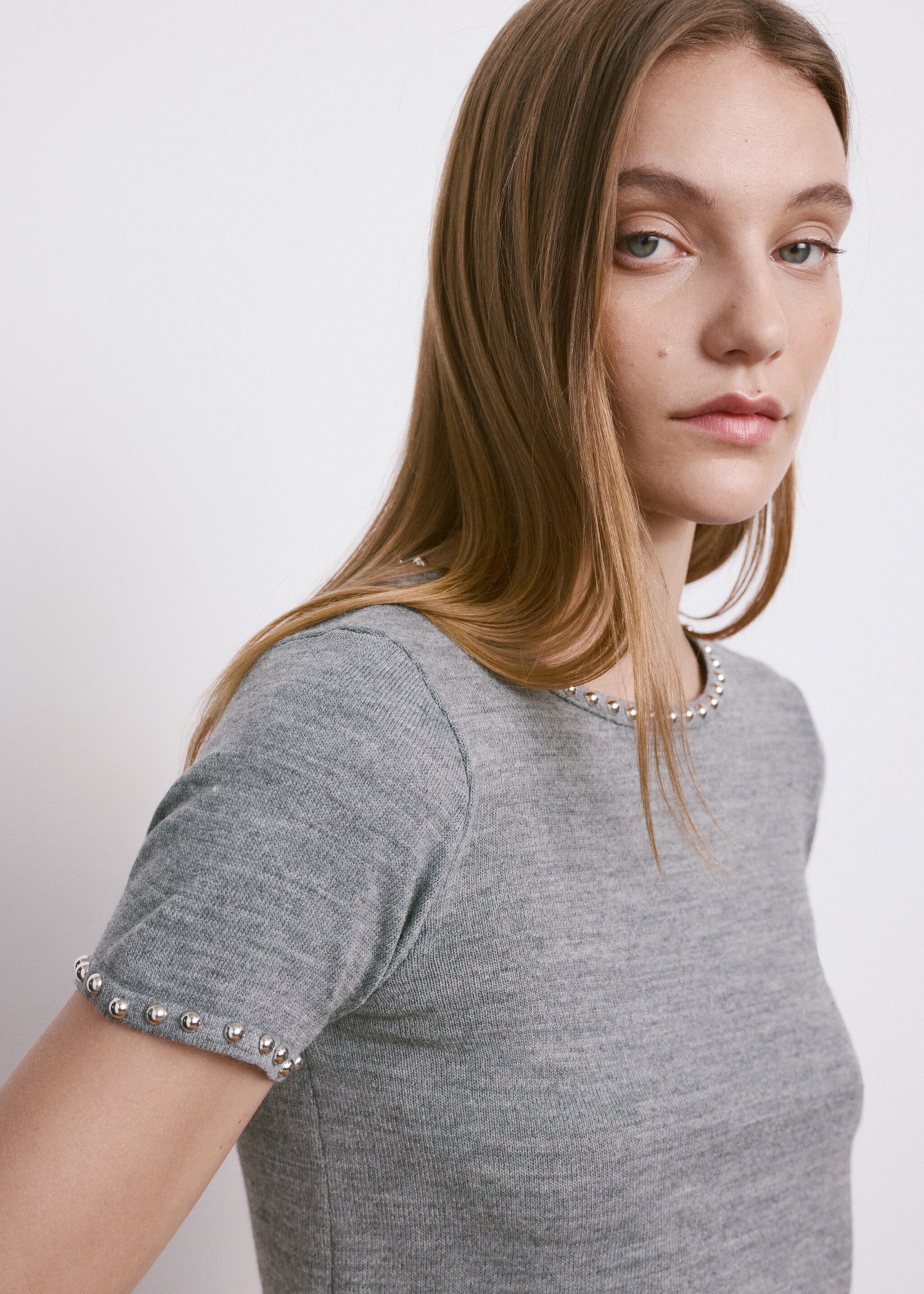 Studded knitted sweater - Details of the article 1, Medium Heather Grey. Ref: 27024098-00.