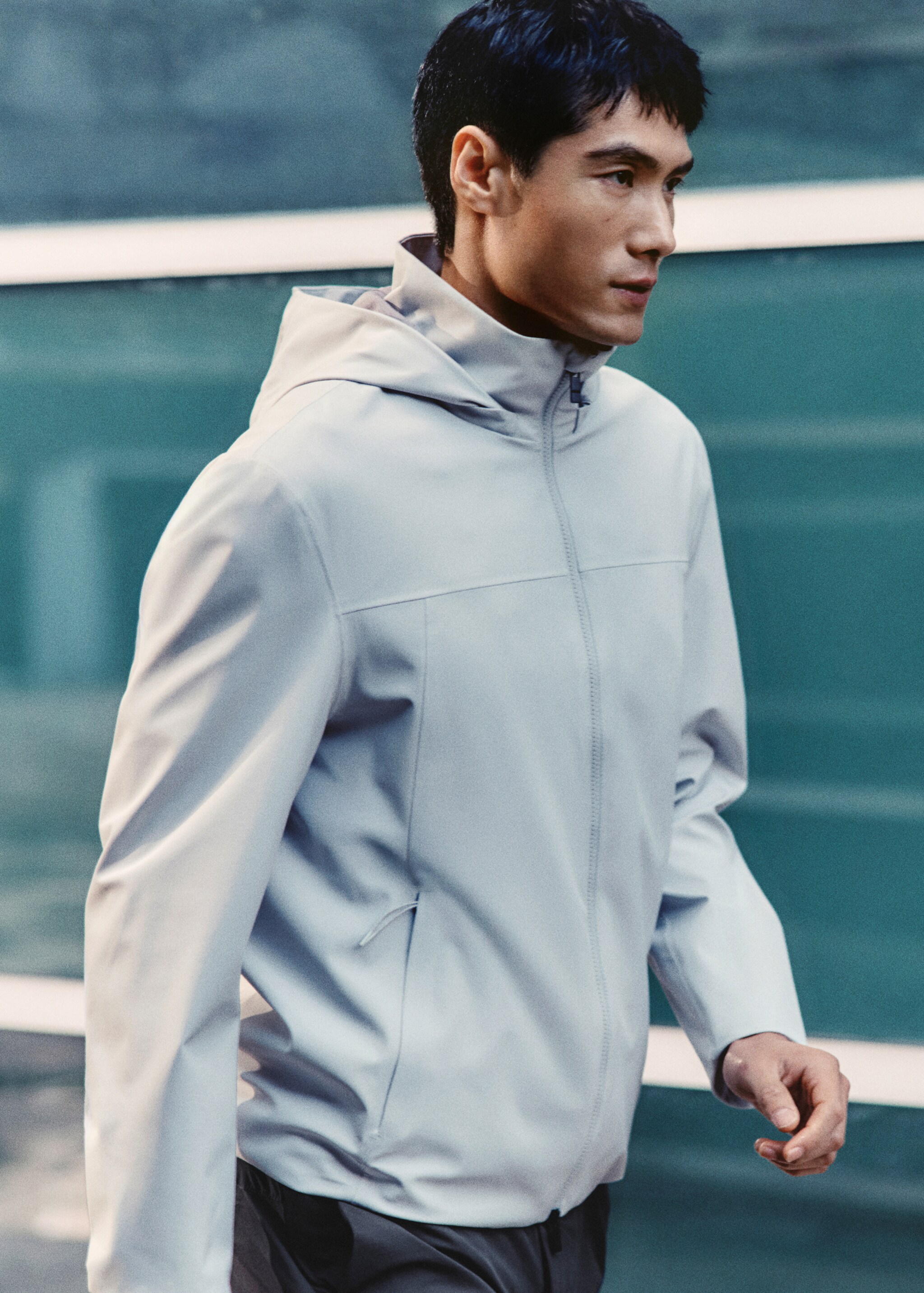 Geacă water-repellent cu glugă detașabilă - Detaliu al articolului 5, Gri deschis. Ref: 27024409-00.