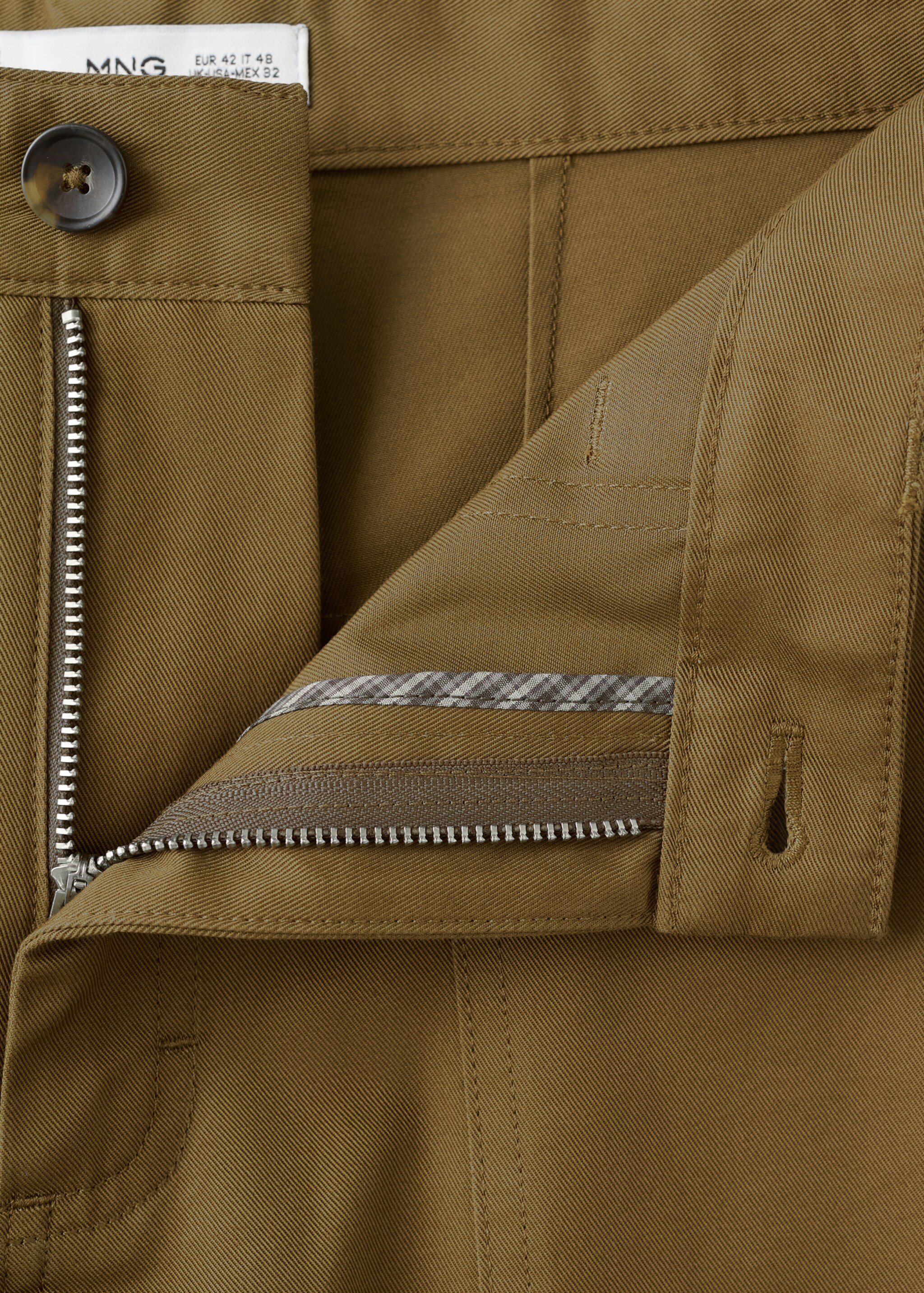100% cotton trousers with patch pockets - Details of the article 0, Ochre. Ref: 27024411-00.