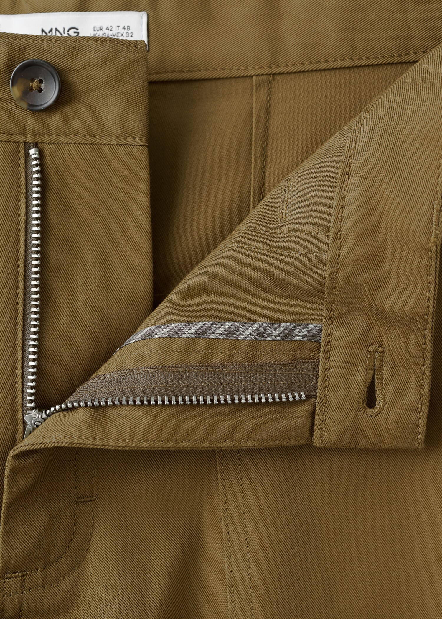 100% cotton trousers with patch pockets - Details of the article 0