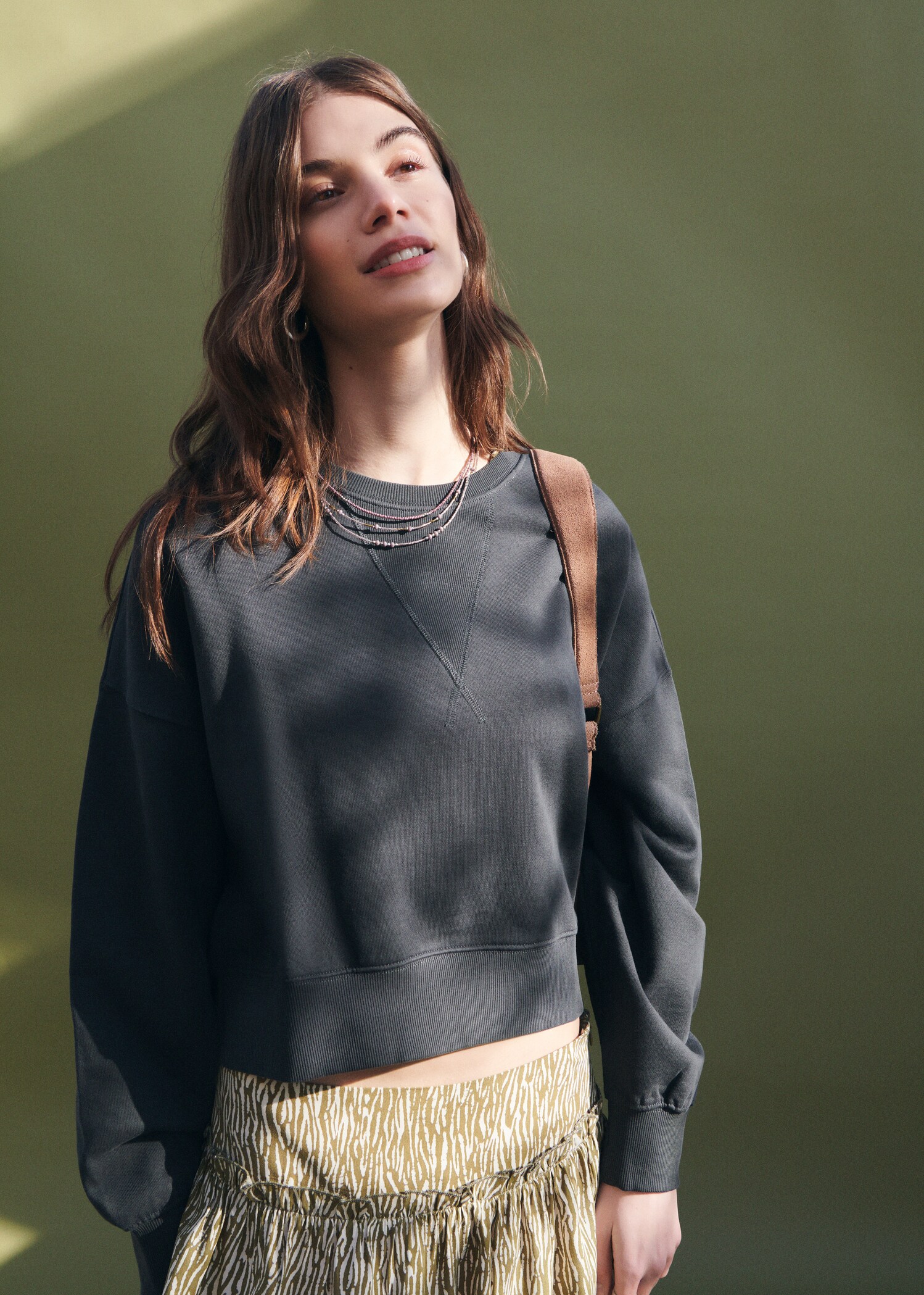 Cropped cotton sweatshirt - Details of the article 5
