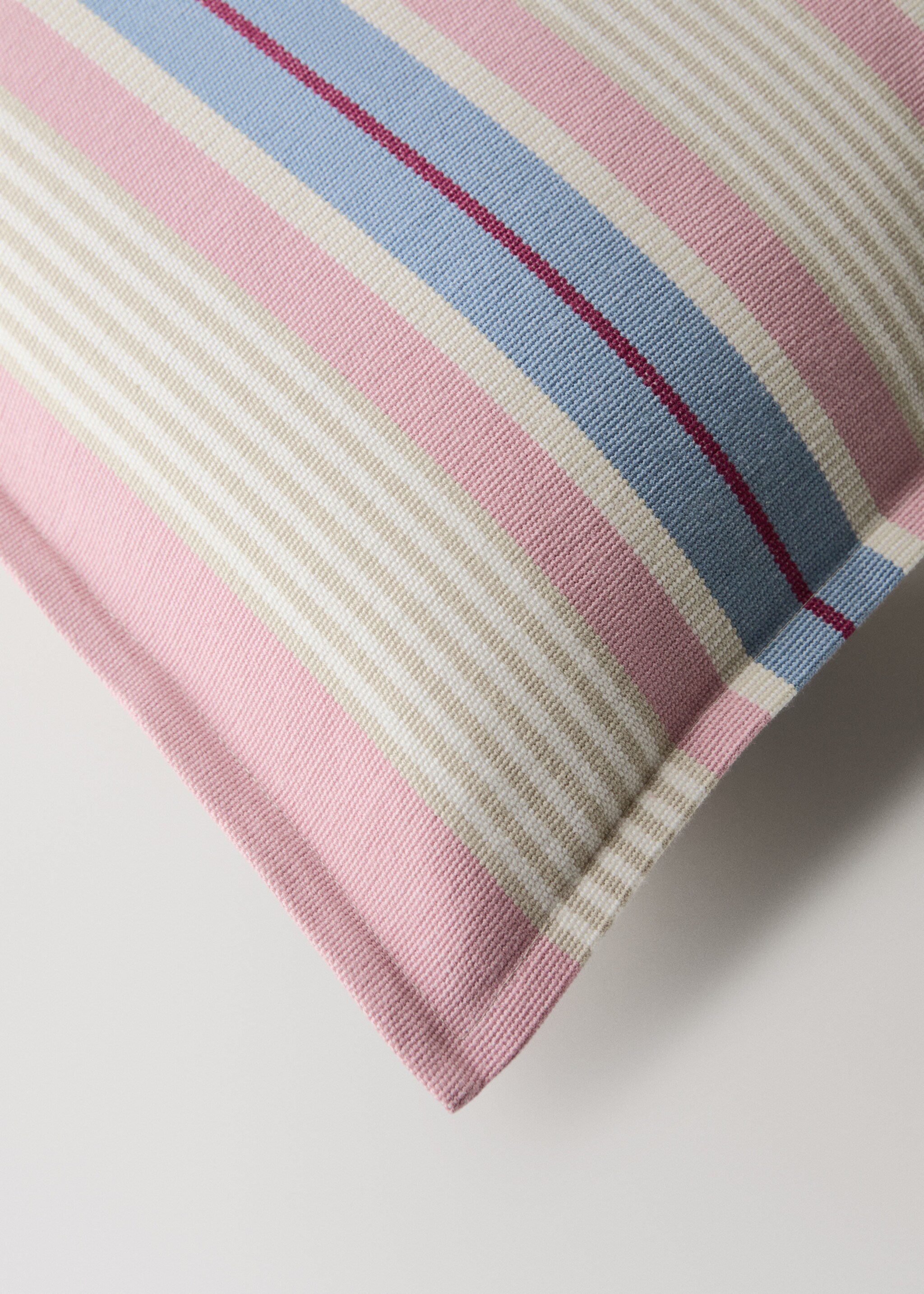 Multi-stripe cotton cushion cover with flange 50x50 cm - Details of the article 1, Pink. Ref: 27024421-00.