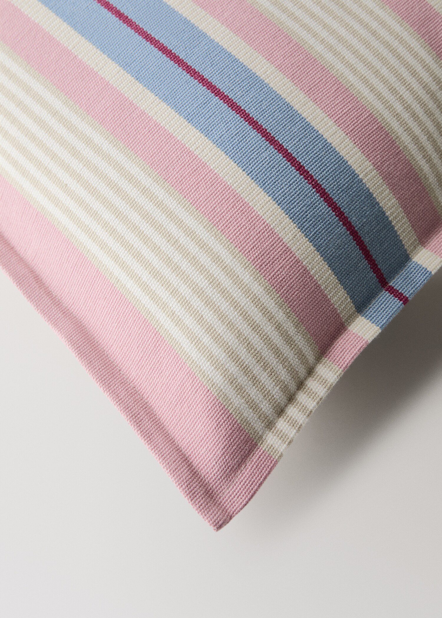 Multi-stripe cotton cushion cover with flange 50x50 cm - Details of the article 1