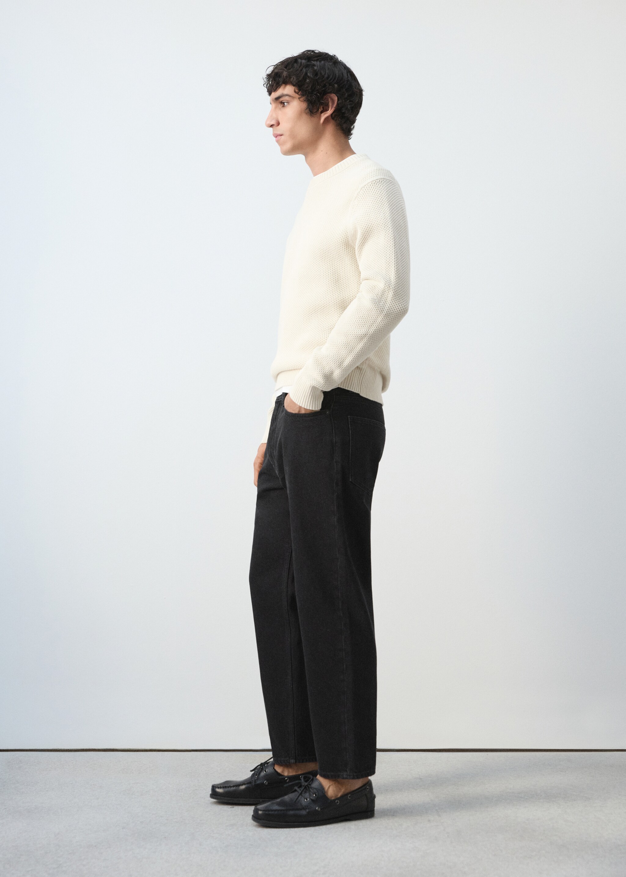 جينز سامي بقصة كروبد كروت فيت - تفاصيل المنتج 2, دنيم أسود. Ref: 27024428-00.