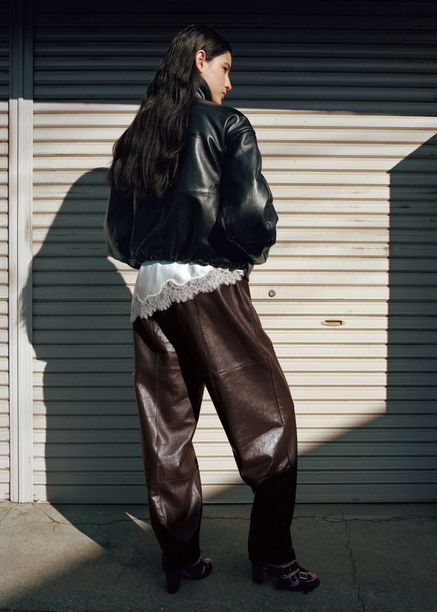 Куртка оверсайз из 100% кожи - Обратная сторона изделия