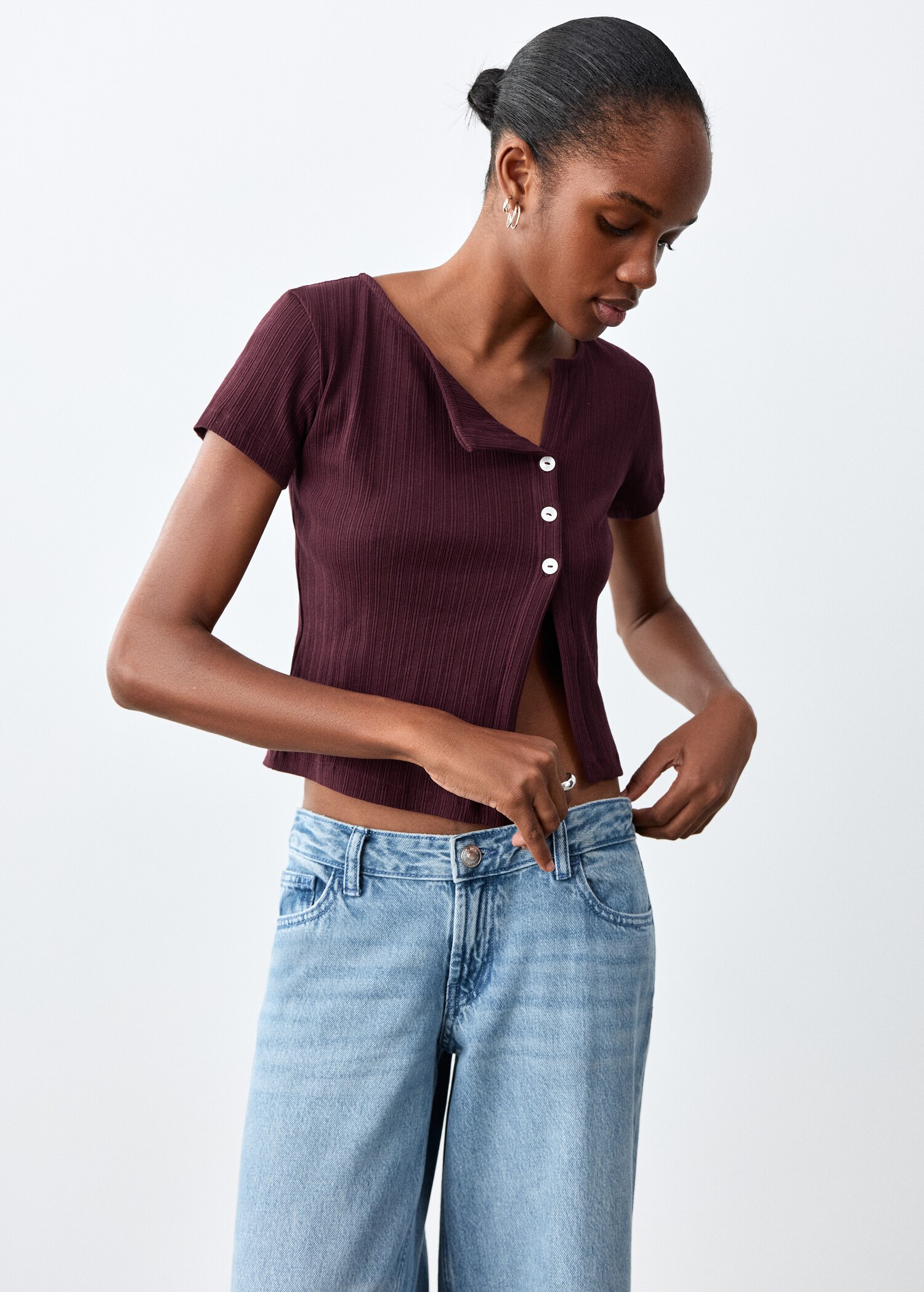 Ribbed T-shirt with button detail - Medium plane