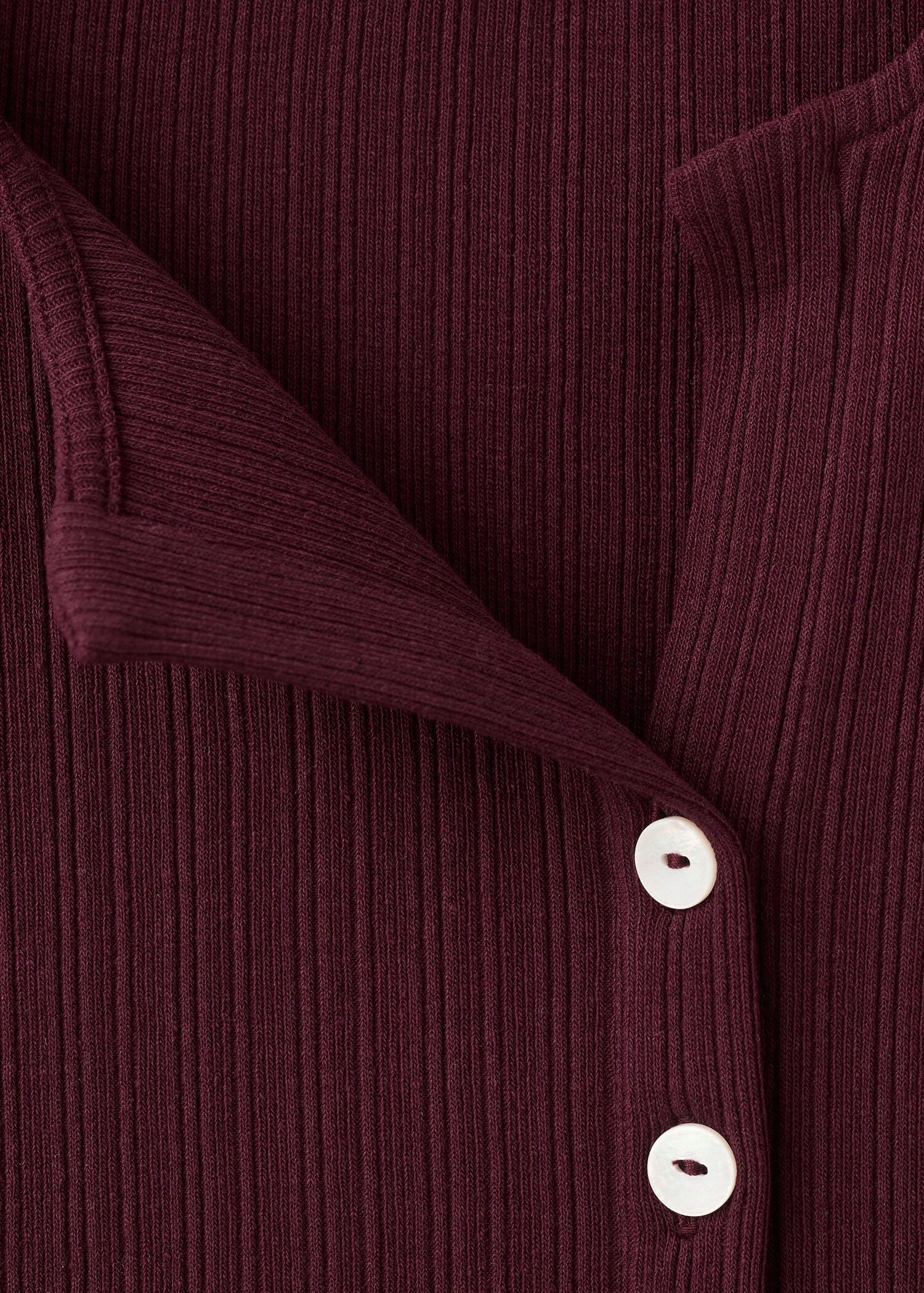 Ribbed T-shirt with button detail - Details of the article 8