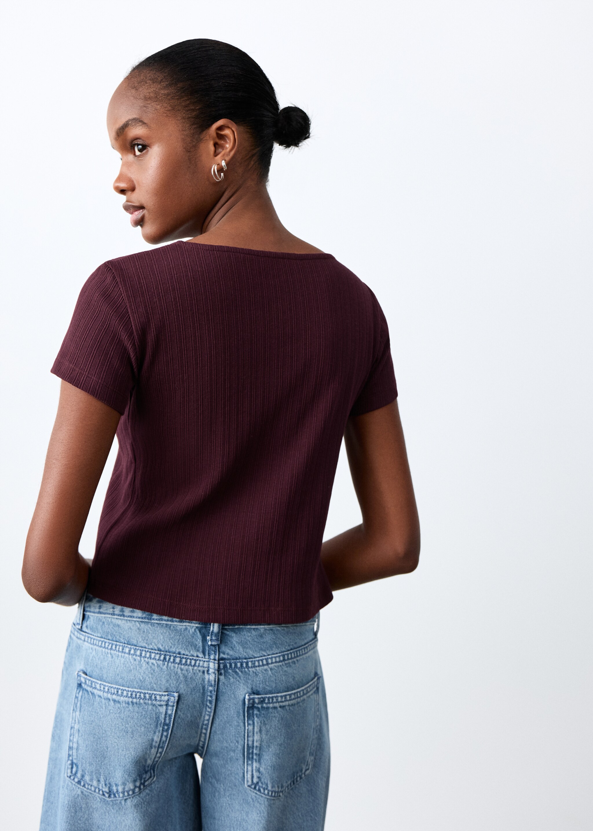 Ribbed T-shirt with button detail - Reverse of the article, Maroon. Ref: 27024445-00.