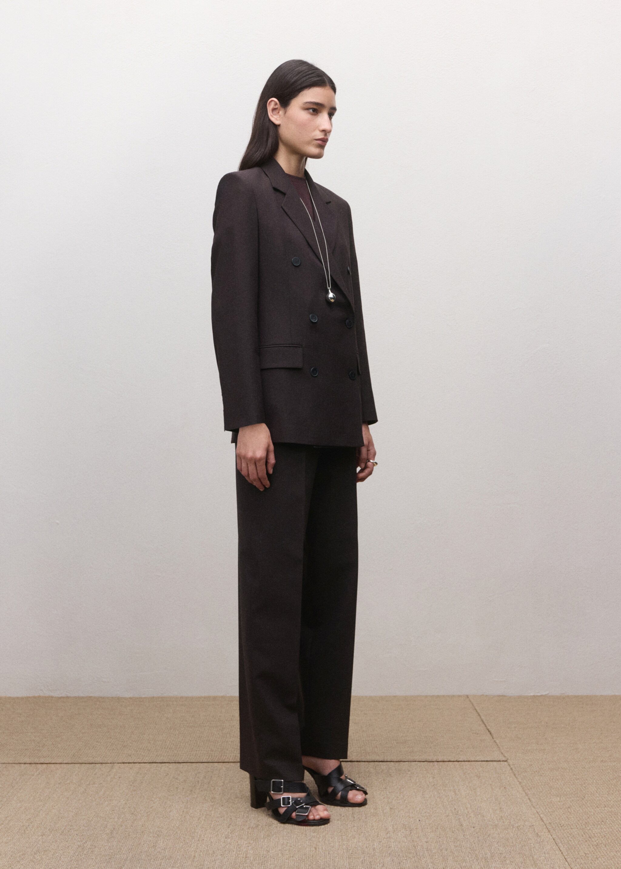 Blazer costume droit double boutonnage - Détail de l'article 2, Prune. Ref: 27024449-00.