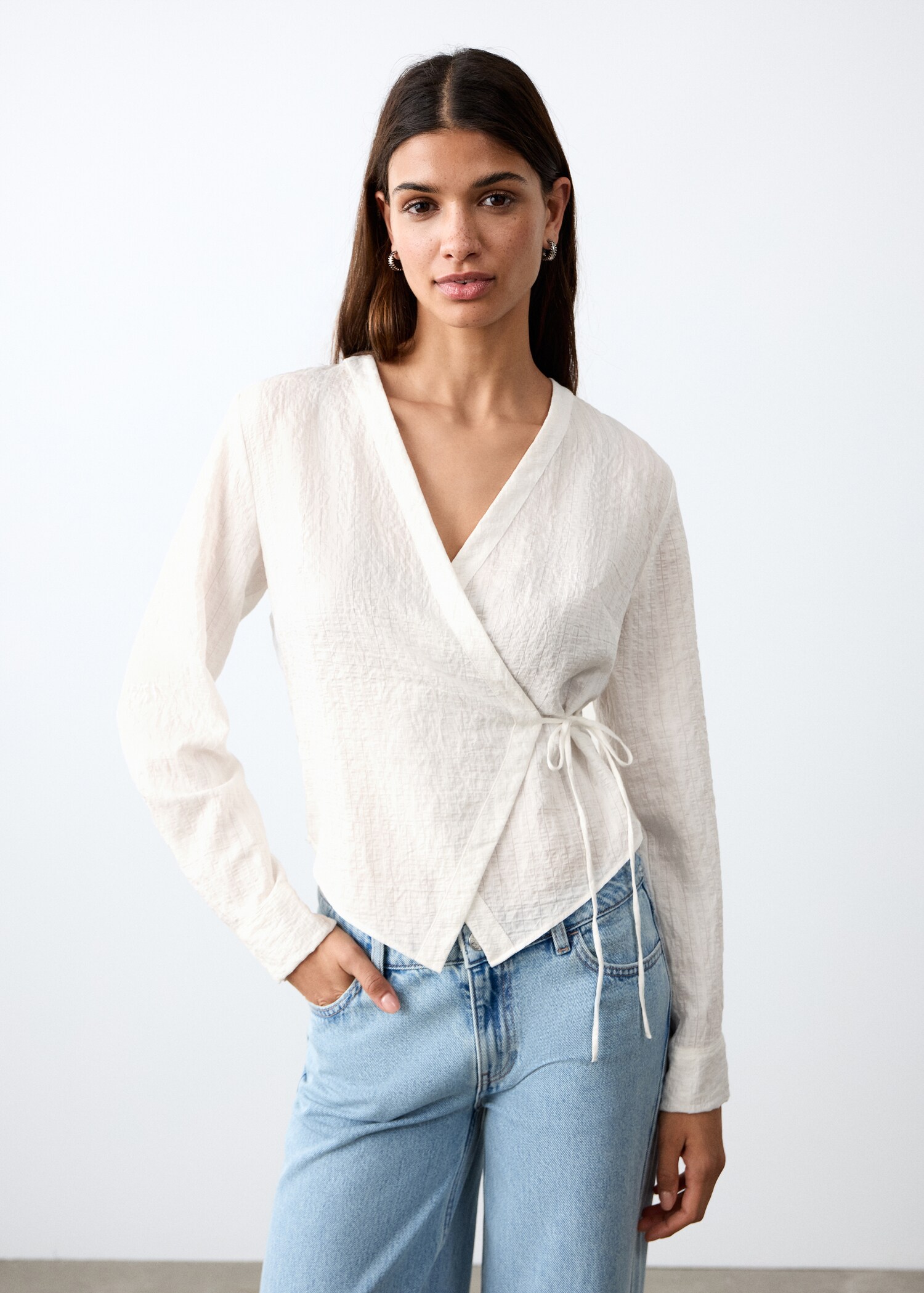 Double-breasted blouse with bow - Medium plane
