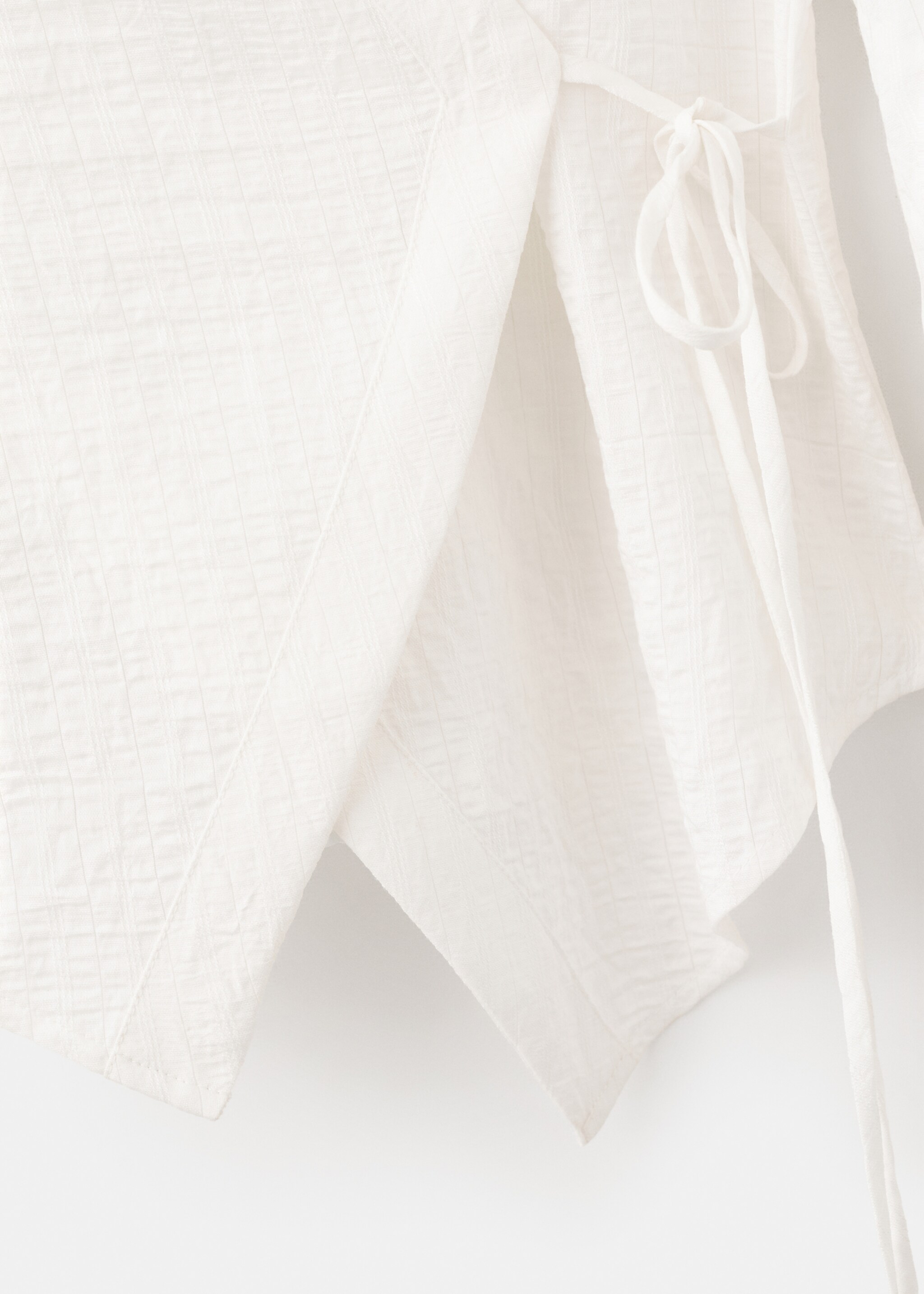 Blouse croisée nœud - Détail de l'article 0, Blanc cassé. Ref: 27024773-00.