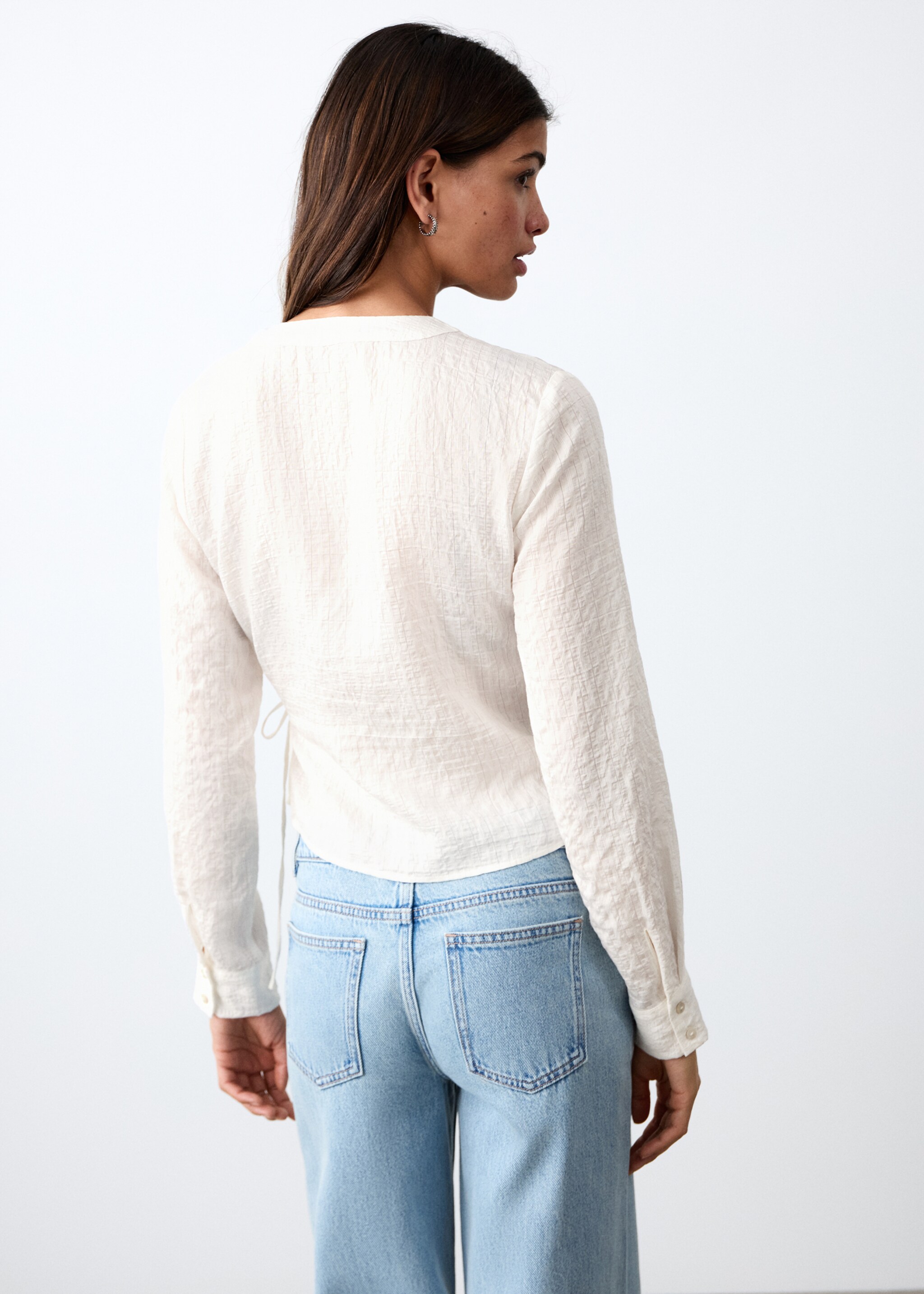 Double-breasted blouse with bow - Reverse of the article, Off White. Ref: 27024773-00.