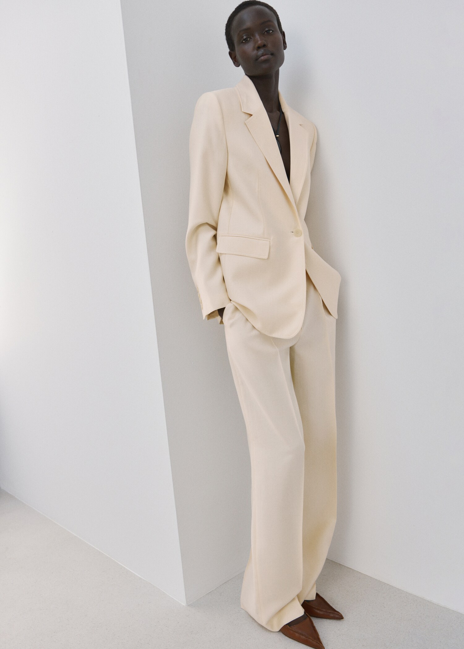 Low-rise lyocell trousers - Details of the article 2