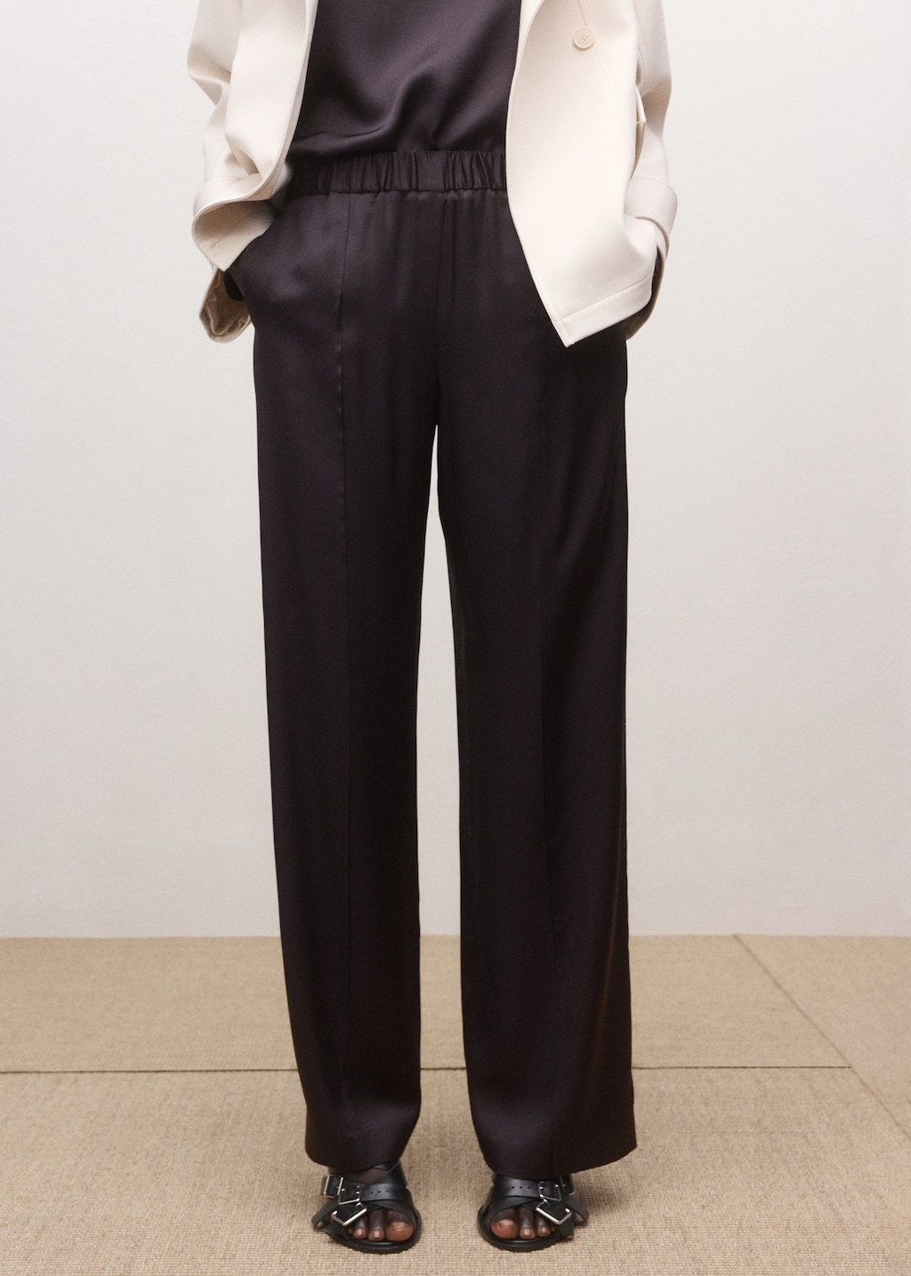 Straight-leg pants with adjustable waist