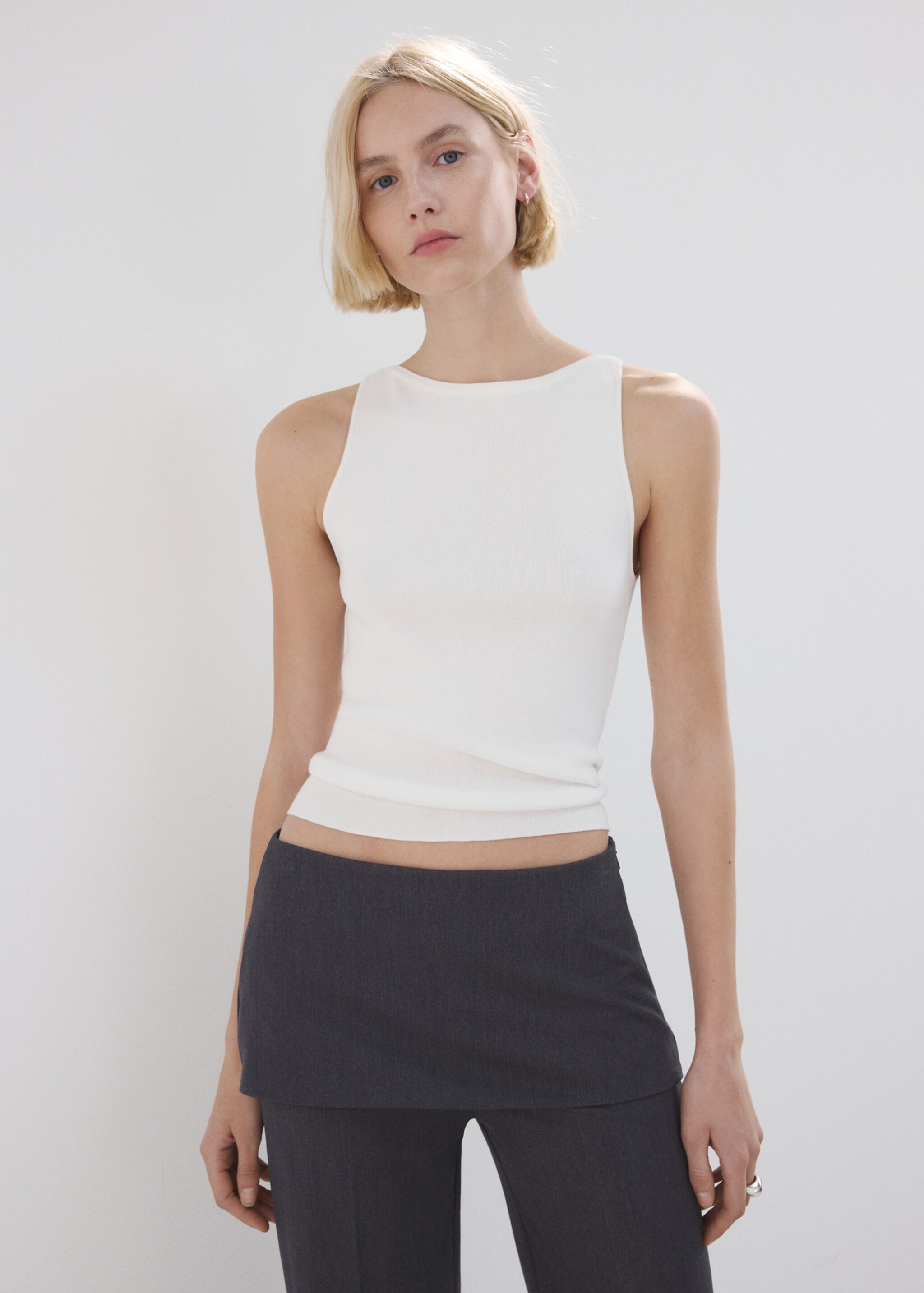 Pantalon droit à design combiné - Détail de l'article 2, Gris. Ref: 27024790-00.