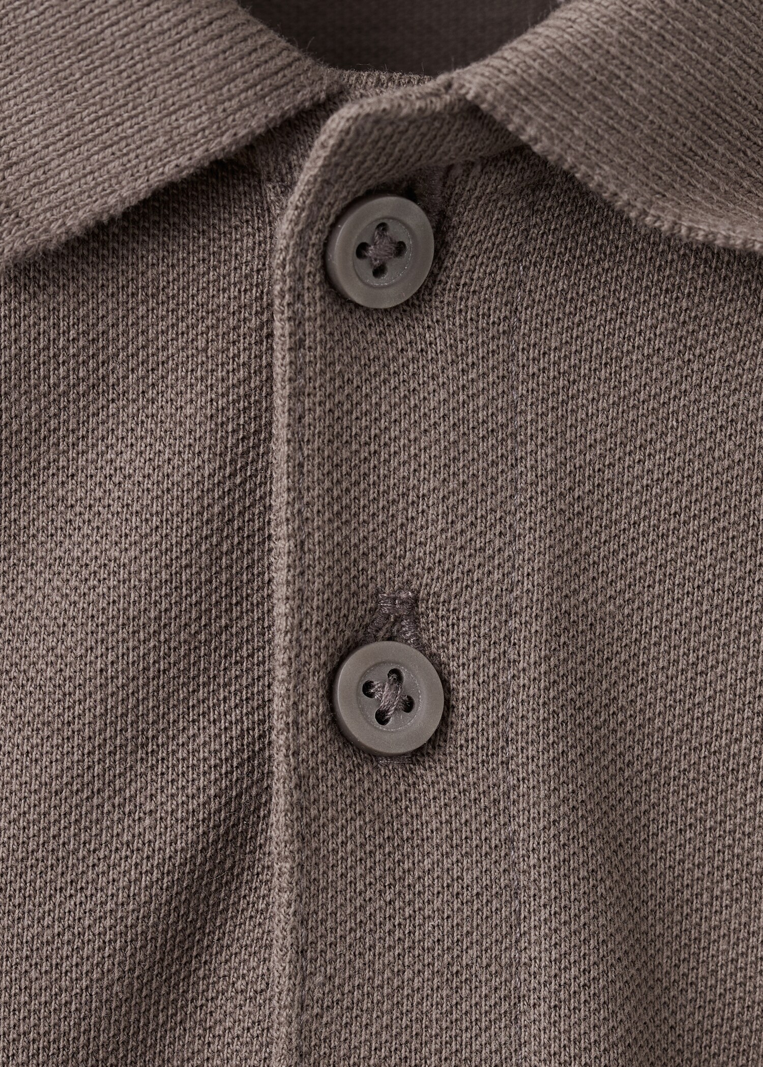 Short-sleeved cotton polo shirt - Details of the article 8