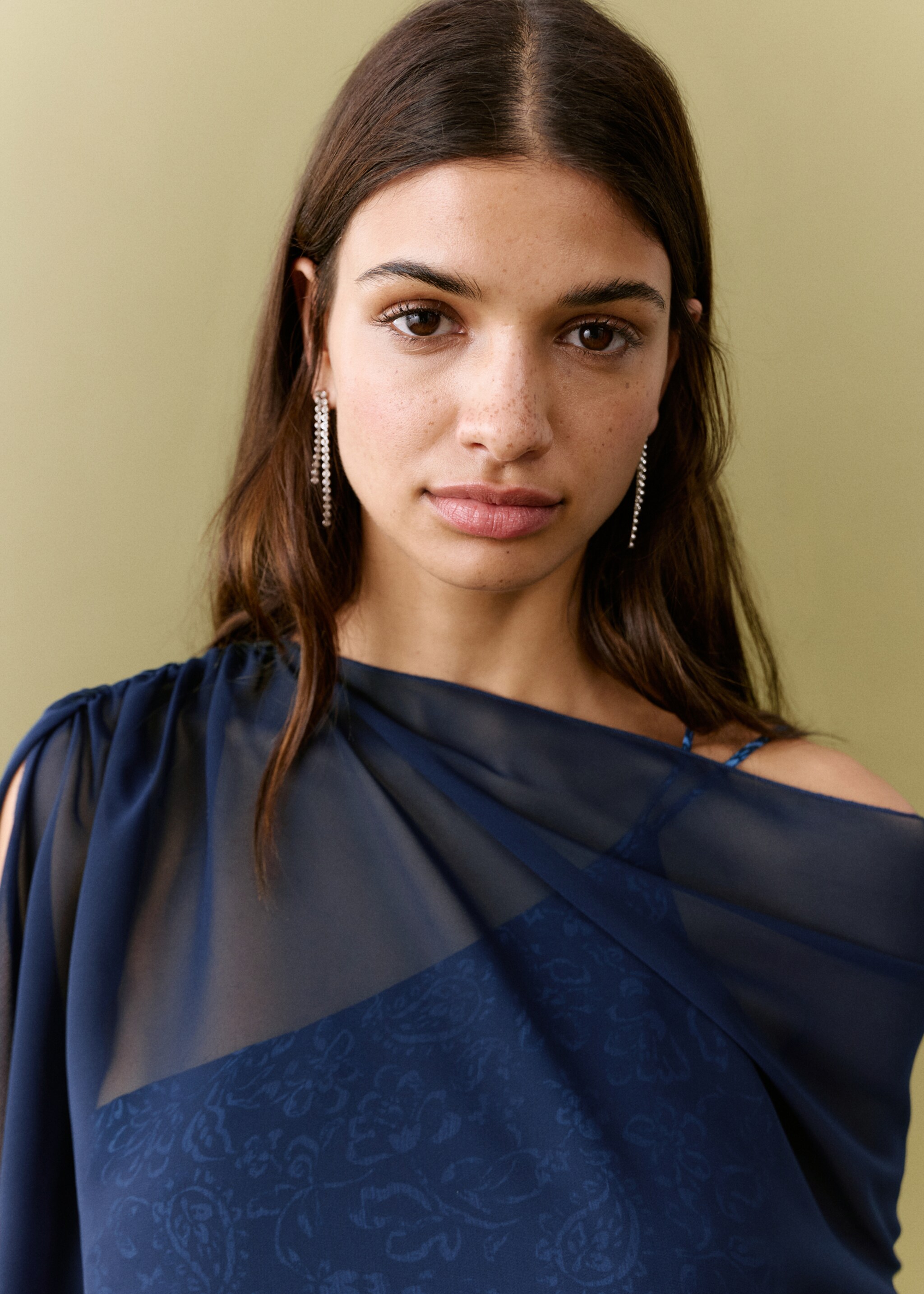 غطاء شبه شفاف مع فتحة - تفاصيل المنتج 1, أزرق غامق. Ref: 27025815-00.