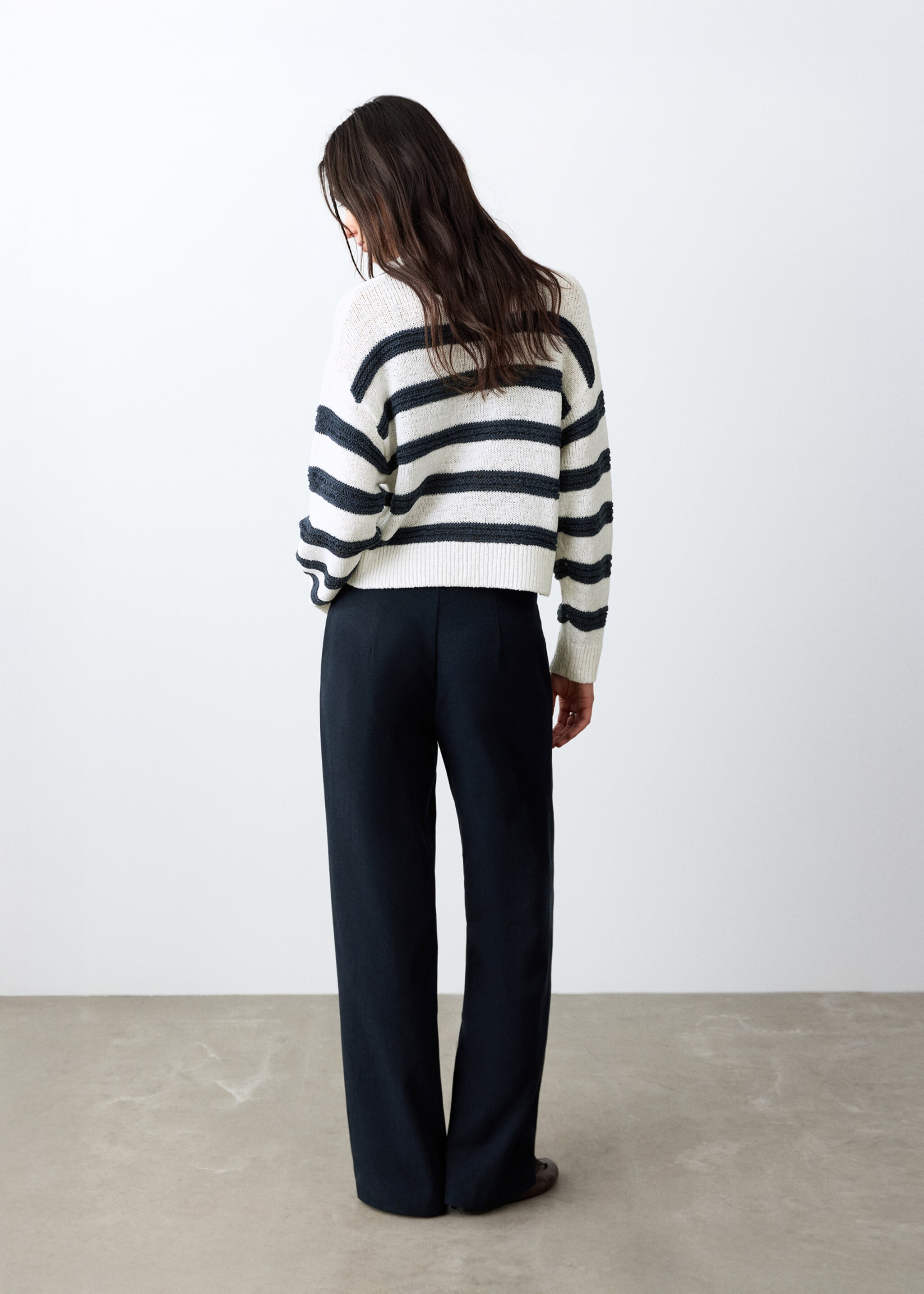Sweater naval - Reverse of the article, Off White. Ref: 27025817-00.