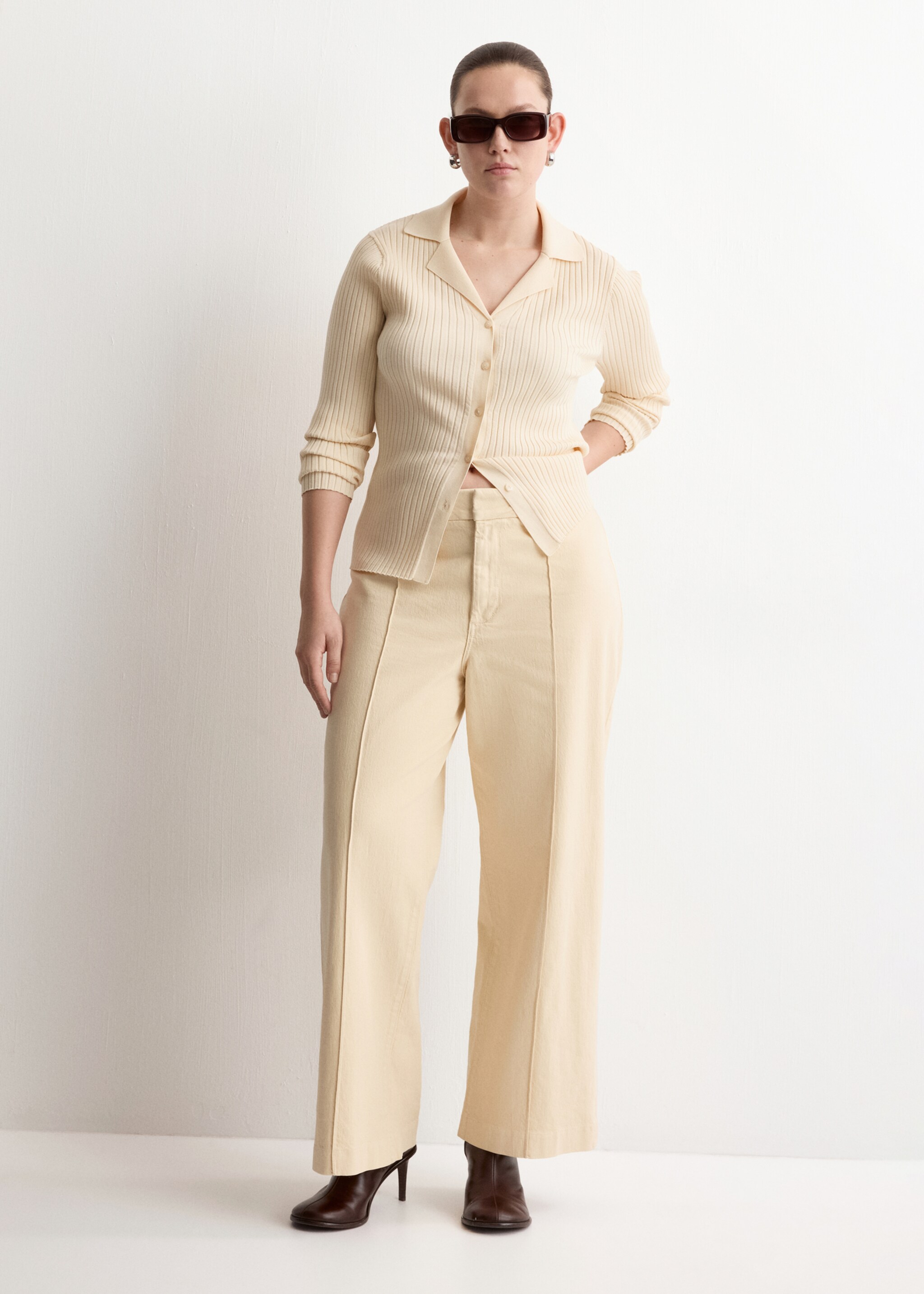 Jean large taille haute à coutures - Détail de l'article 3, Vanille. Ref: 27025822-00.