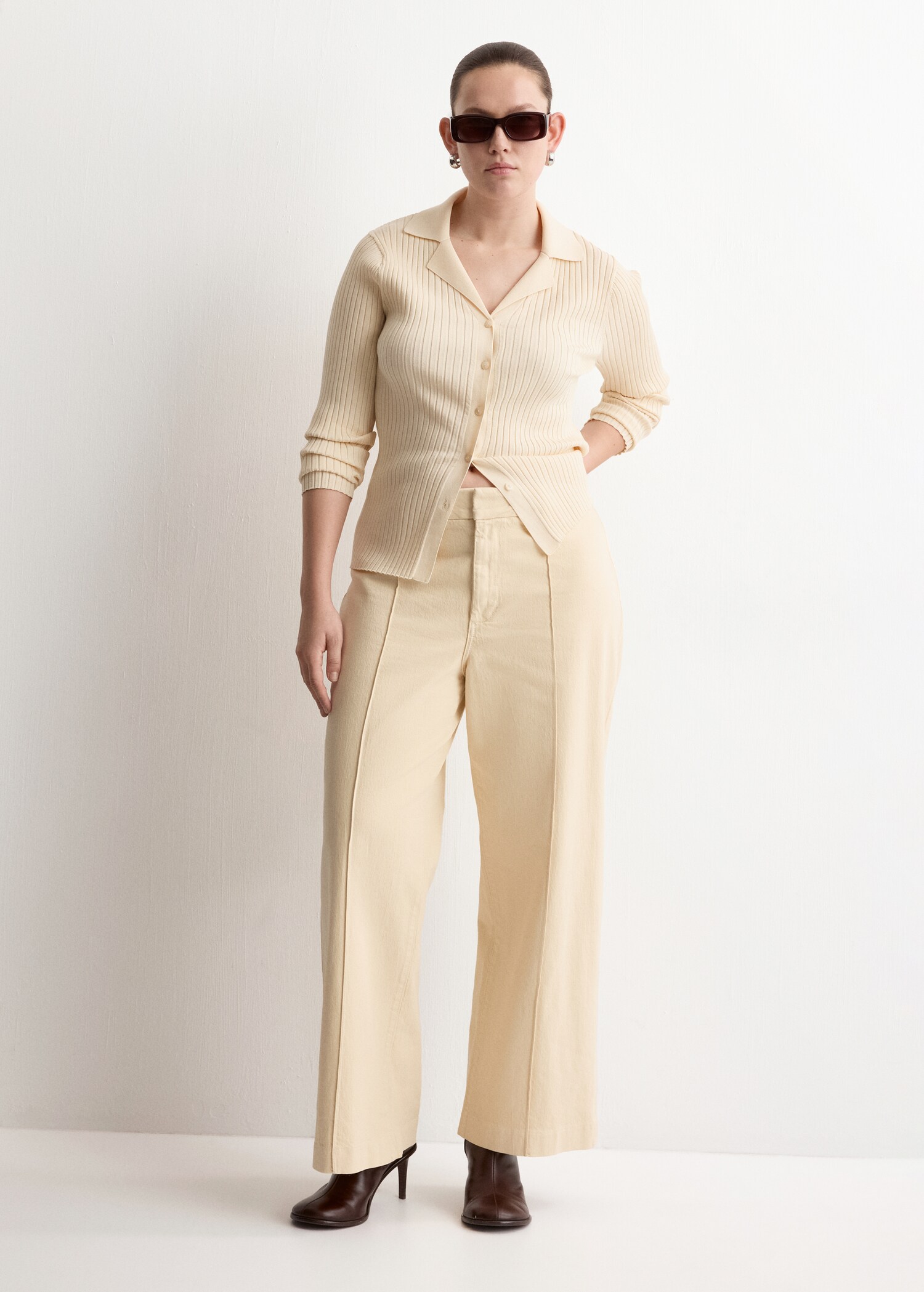 Jeans wide leg med hög midja och sömmar - Detaljer om artikeln 3