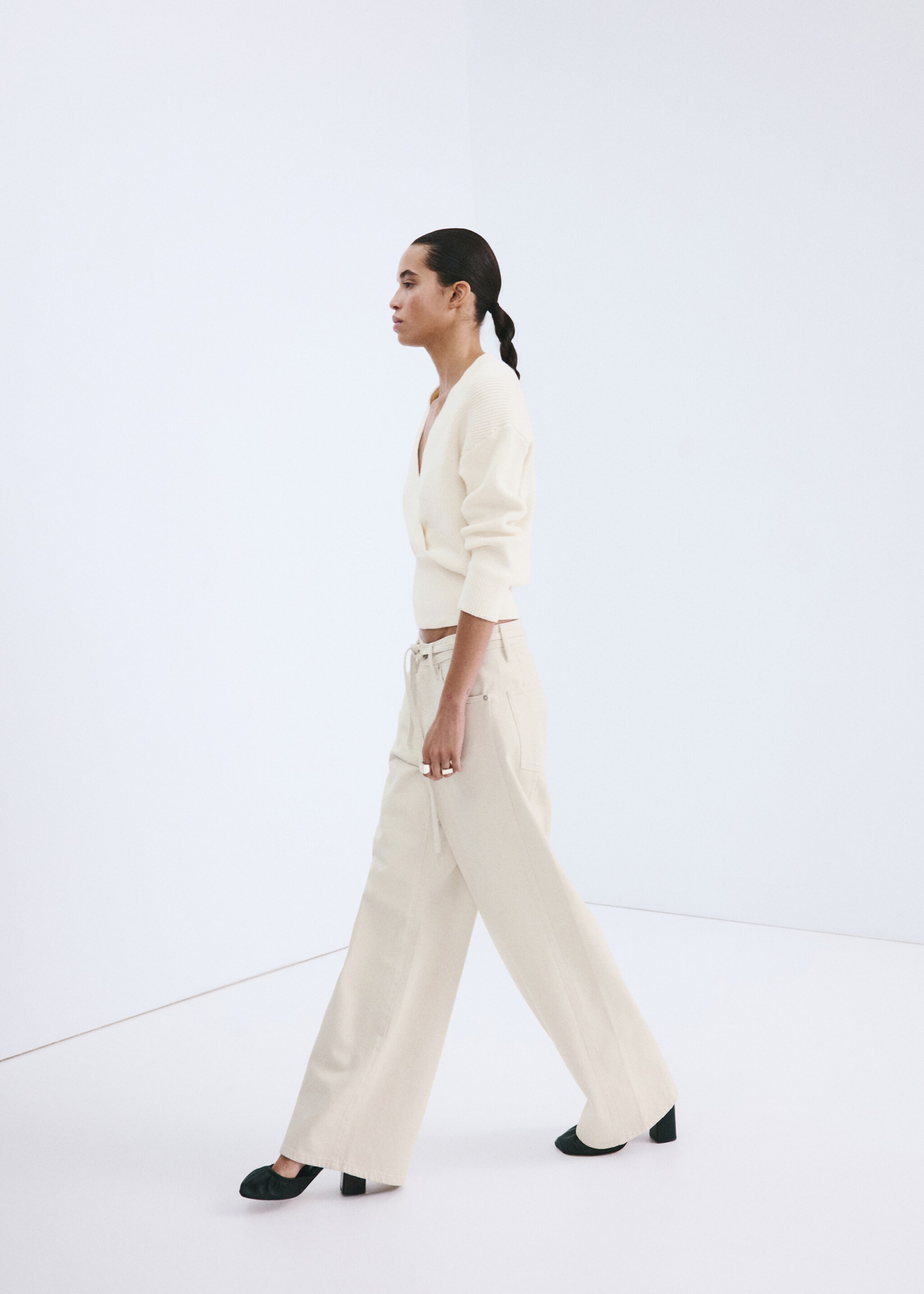 Wide-leg jeans with drawstring - Details of the article 2, Light/Pastel Grey. Ref: 27025824-00.